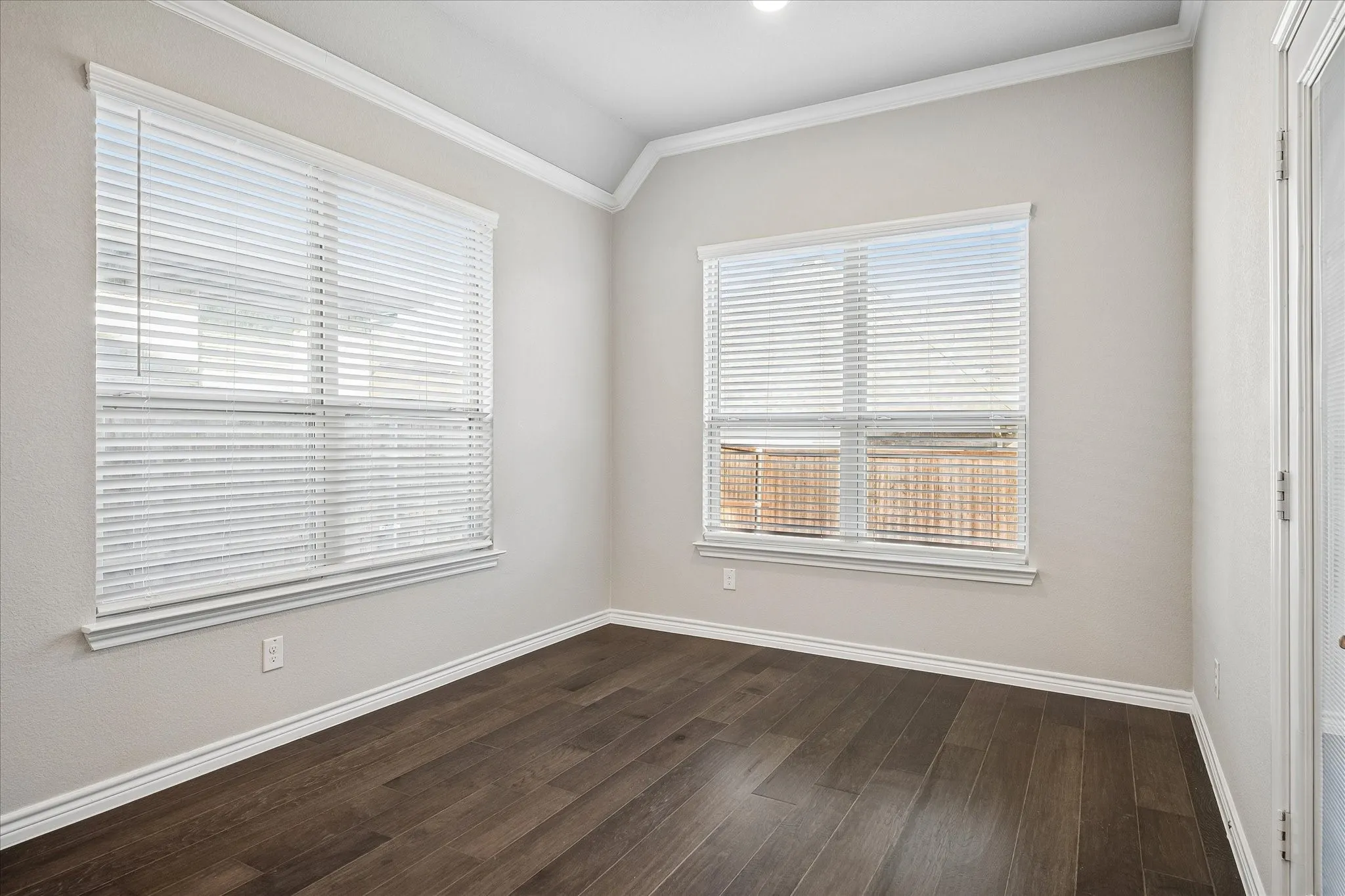 Single Family Residence For Sale in Tarrant County , 5120 Cantle Court, Fort Worth, Texas 76036, 3 Bedroom, 2 Bathroom, 2 Garage spaces, 2,126 Sqft, built in 2020, mls#21401467, Real Estate Agent in Fort Worth, Homes For Sale in Tarrant county, Homes For Sale in Fort Worth, Realtor in Fort Worth Texas, Real Estate Brokerage Independent Realty Texas, Luminita Cordes Realtor