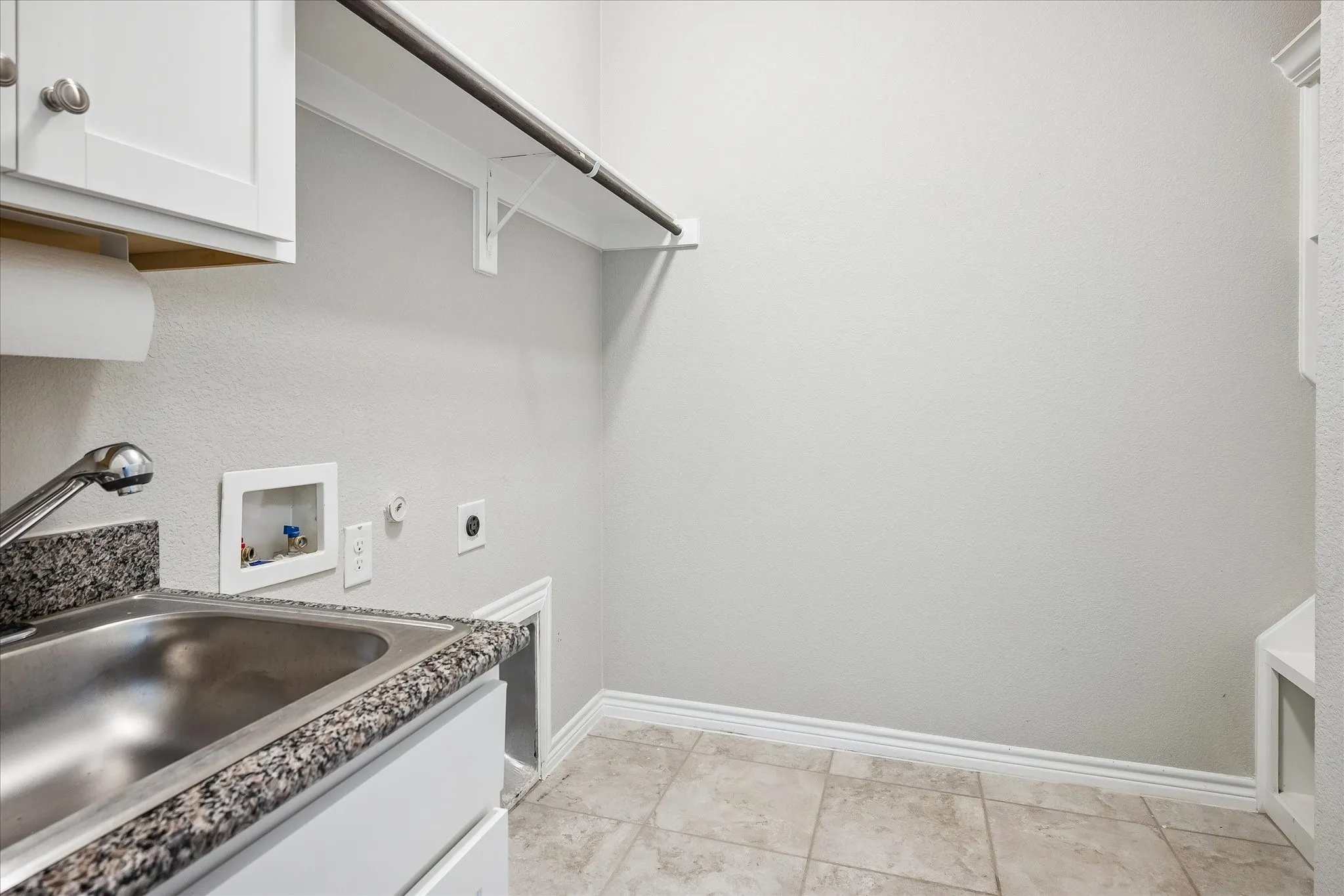 Single Family Residence For Sale in Tarrant County , 5120 Cantle Court, Fort Worth, Texas 76036, 3 Bedroom, 2 Bathroom, 2 Garage spaces, 2,126 Sqft, built in 2020, mls#21401467, Real Estate Agent in Fort Worth, Homes For Sale in Tarrant county, Homes For Sale in Fort Worth, Realtor in Fort Worth Texas, Real Estate Brokerage Independent Realty Texas, Luminita Cordes Realtor