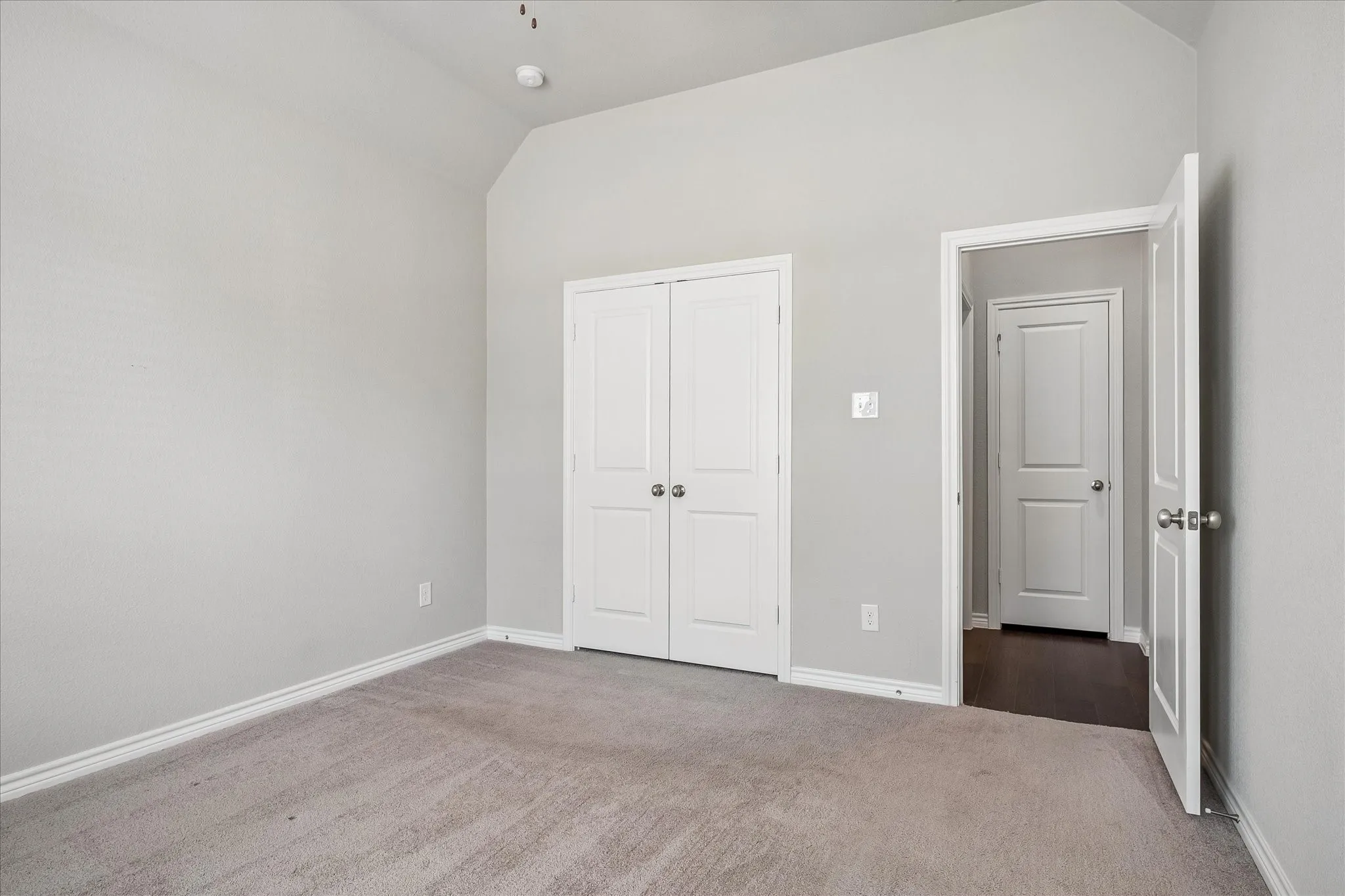 Single Family Residence For Sale in Tarrant County , 5120 Cantle Court, Fort Worth, Texas 76036, 3 Bedroom, 2 Bathroom, 2 Garage spaces, 2,126 Sqft, built in 2020, mls#21401467, Real Estate Agent in Fort Worth, Homes For Sale in Tarrant county, Homes For Sale in Fort Worth, Realtor in Fort Worth Texas, Real Estate Brokerage Independent Realty Texas, Luminita Cordes Realtor