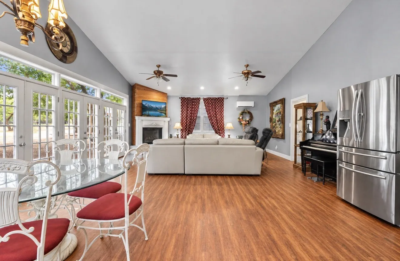 Single Family Residence For Sale in Hunt County , 2757 Lancer Road, Greenville, Texas 75401, 4 Bedroom, 3 Bathroom, Garage spaces, 4,196 Sqft, built in 1975, mls#21401252, Real Estate Agent in Greenville, Homes For Sale in Hunt county, Homes For Sale in Greenville, Realtor in Greenville Texas, Real Estate Brokerage Independent Realty Texas, Luminita Cordes Realtor