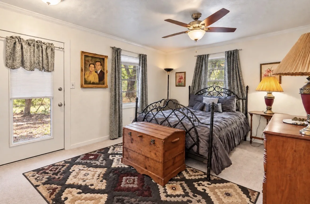 Single Family Residence For Sale in Hunt County , 2757 Lancer Road, Greenville, Texas 75401, 4 Bedroom, 3 Bathroom, Garage spaces, 4,196 Sqft, built in 1975, mls#21401252, Real Estate Agent in Greenville, Homes For Sale in Hunt county, Homes For Sale in Greenville, Realtor in Greenville Texas, Real Estate Brokerage Independent Realty Texas, Luminita Cordes Realtor