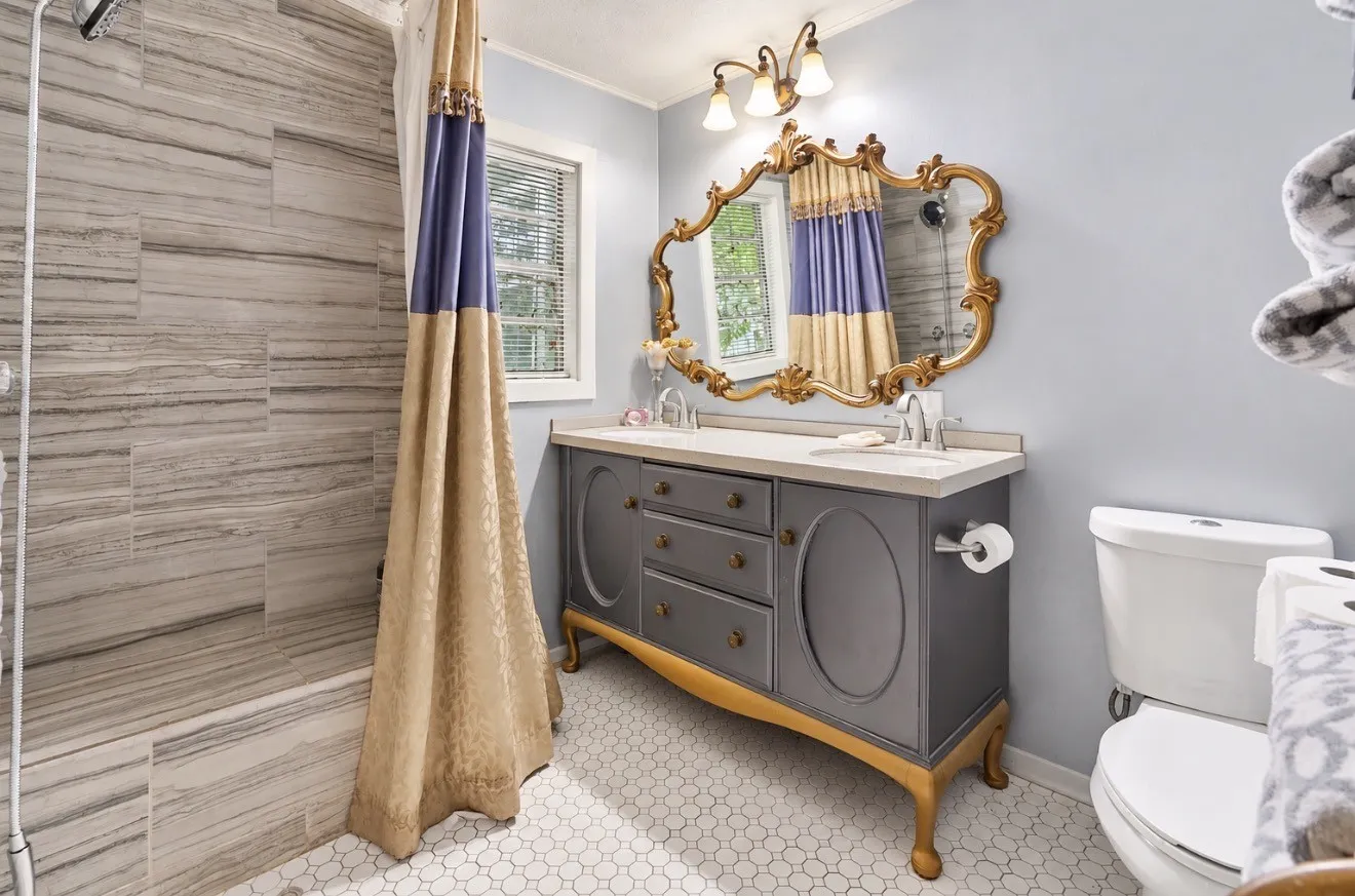 Single Family Residence For Sale in Hunt County , 2757 Lancer Road, Greenville, Texas 75401, 4 Bedroom, 3 Bathroom, Garage spaces, 4,196 Sqft, built in 1975, mls#21401252, Real Estate Agent in Greenville, Homes For Sale in Hunt county, Homes For Sale in Greenville, Realtor in Greenville Texas, Real Estate Brokerage Independent Realty Texas, Luminita Cordes Realtor