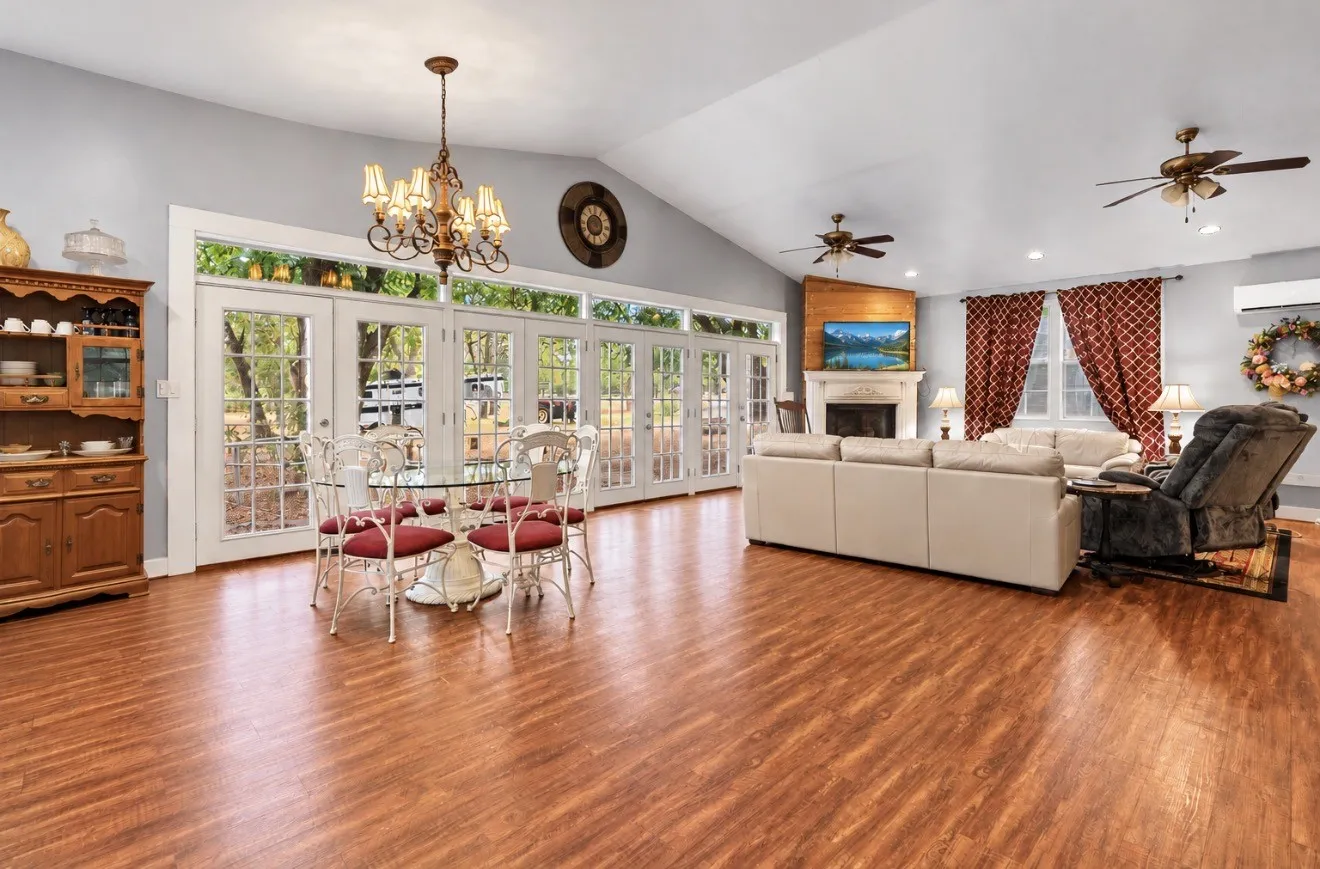 Single Family Residence For Sale in Hunt County , 2757 Lancer Road, Greenville, Texas 75401, 4 Bedroom, 3 Bathroom, Garage spaces, 4,196 Sqft, built in 1975, mls#21401252, Real Estate Agent in Greenville, Homes For Sale in Hunt county, Homes For Sale in Greenville, Realtor in Greenville Texas, Real Estate Brokerage Independent Realty Texas, Luminita Cordes Realtor