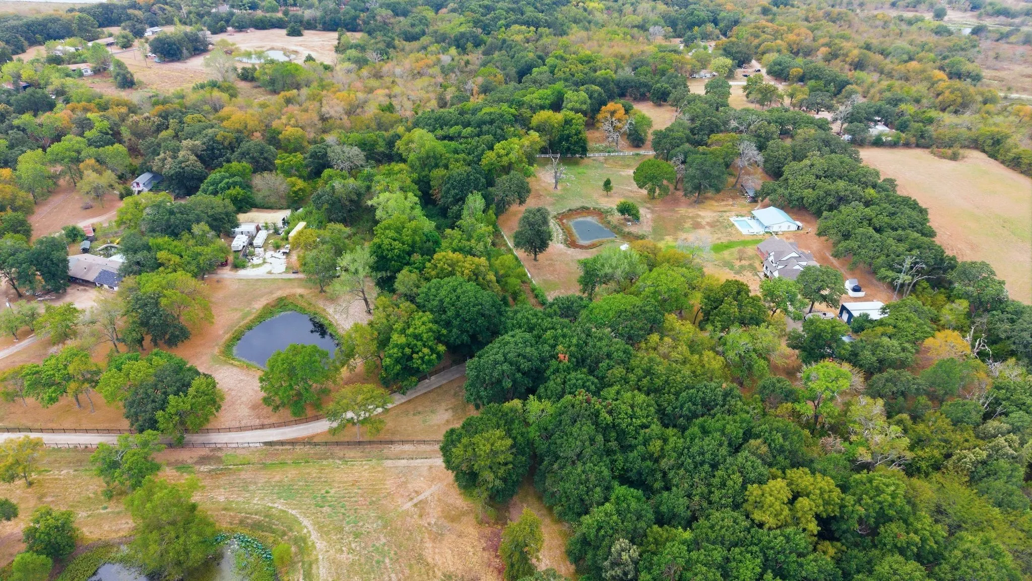 Single Family Residence For Sale in Hunt County , 2757 Lancer Road, Greenville, Texas 75401, 4 Bedroom, 3 Bathroom, Garage spaces, 4,196 Sqft, built in 1975, mls#21401252, Real Estate Agent in Greenville, Homes For Sale in Hunt county, Homes For Sale in Greenville, Realtor in Greenville Texas, Real Estate Brokerage Independent Realty Texas, Luminita Cordes Realtor