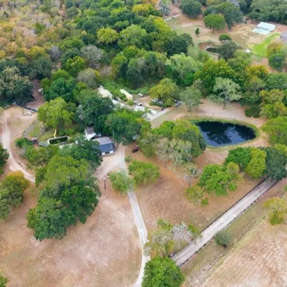 Single Family Residence For Sale in Hunt County , 2757 Lancer Road, Greenville, Texas 75401, 4 Bedroom, 3 Bathroom, Garage spaces, 4,196 Sqft, built in 1975, mls#21401252, Real Estate Agent in Greenville, Homes For Sale in Hunt county, Homes For Sale in Greenville, Realtor in Greenville Texas, Real Estate Brokerage Independent Realty Texas, Luminita Cordes Realtor