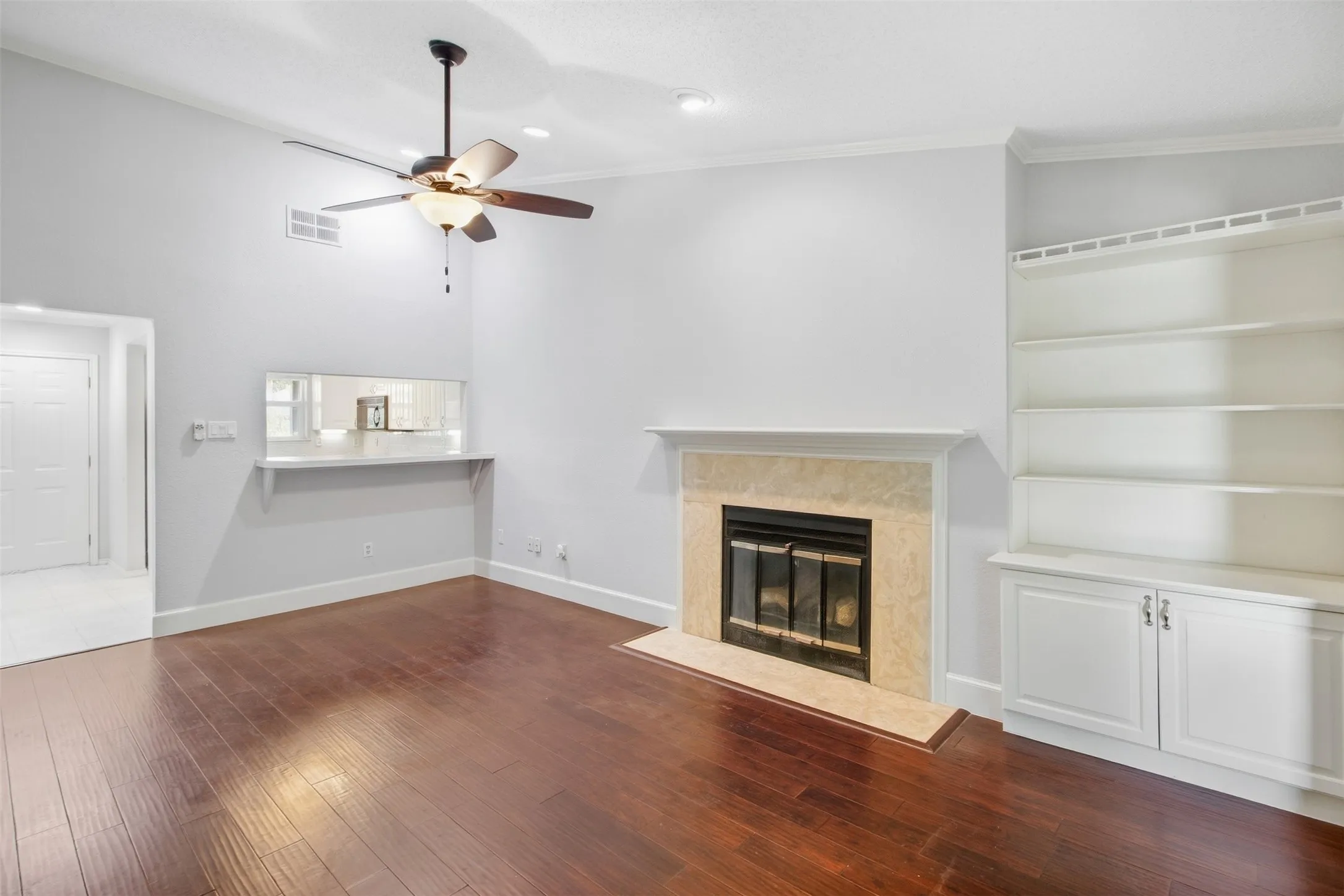 Condominium For Rent in Tarrant County , 2732 Copper Creek Drive 202, Arlington, Texas 76006, 2 Bedroom, 2 Bathroom, Garage spaces, 952 Sqft, built in 1983, mls#21401209, Real Estate Agent in Arlington, Homes For Rent in Tarrant county, Homes For Rent in Arlington, Realtor in Arlington Texas, Real Estate Brokerage Independent Realty Texas, Luminita Cordes Realtor
