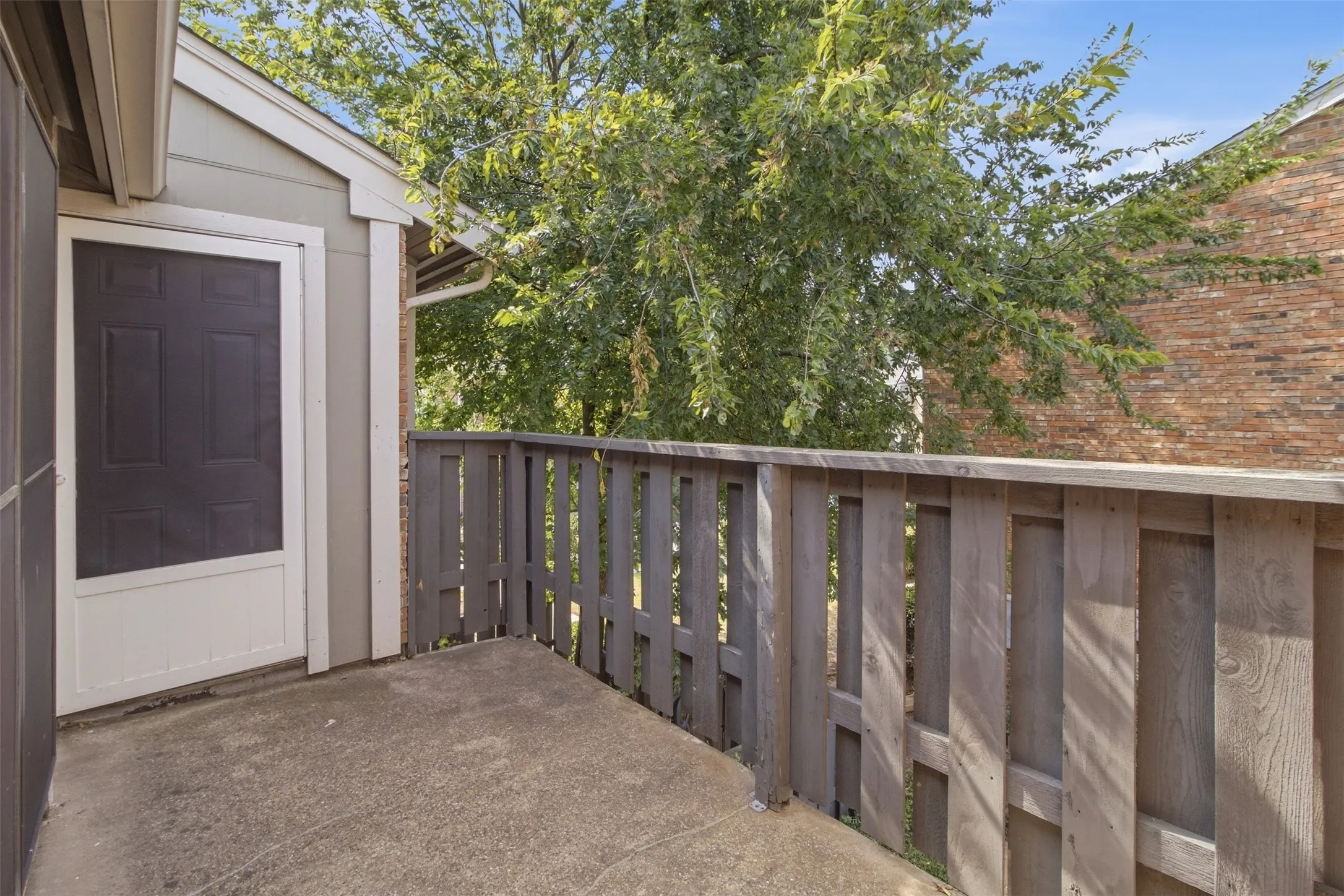 Condominium For Rent in Tarrant County , 2732 Copper Creek Drive 202, Arlington, Texas 76006, 2 Bedroom, 2 Bathroom, Garage spaces, 952 Sqft, built in 1983, mls#21401209, Real Estate Agent in Arlington, Homes For Rent in Tarrant county, Homes For Rent in Arlington, Realtor in Arlington Texas, Real Estate Brokerage Independent Realty Texas, Luminita Cordes Realtor