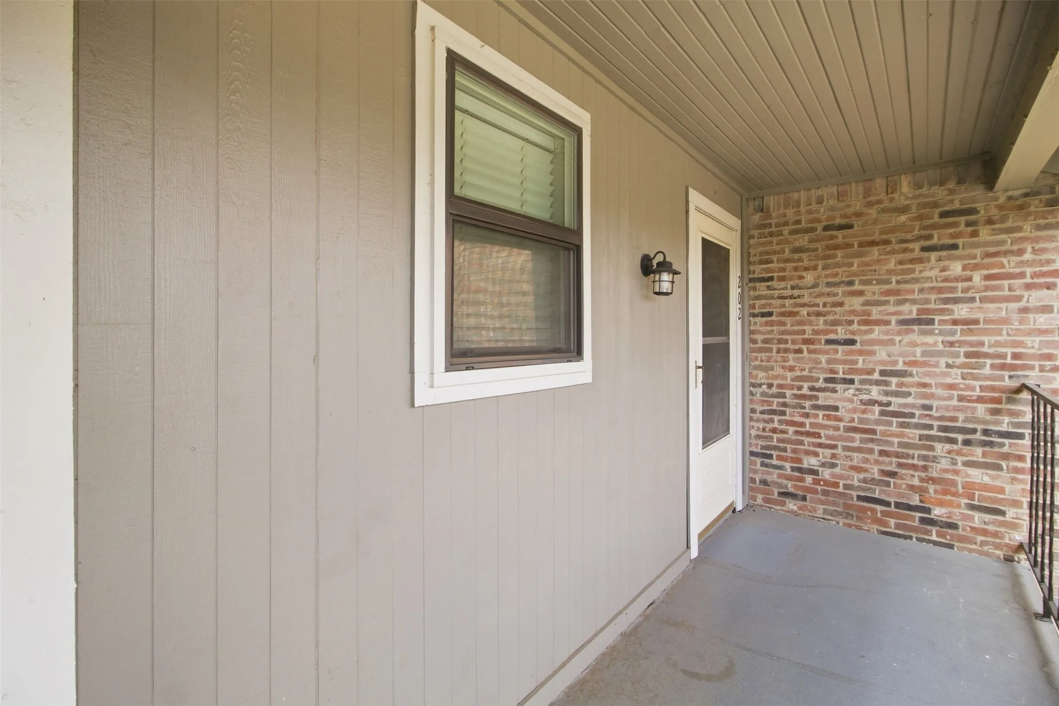 Condominium For Rent in Tarrant County , 2732 Copper Creek Drive 202, Arlington, Texas 76006, 2 Bedroom, 2 Bathroom, Garage spaces, 952 Sqft, built in 1983, mls#21401209, Real Estate Agent in Arlington, Homes For Rent in Tarrant county, Homes For Rent in Arlington, Realtor in Arlington Texas, Real Estate Brokerage Independent Realty Texas, Luminita Cordes Realtor