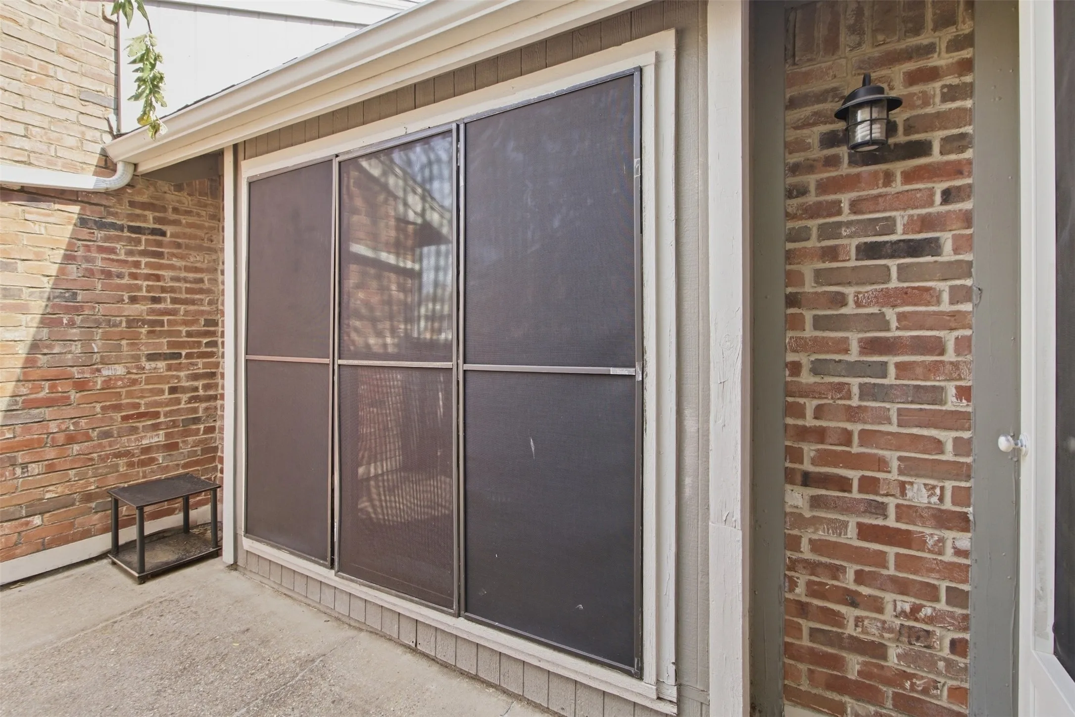 Condominium For Rent in Tarrant County , 2732 Copper Creek Drive 202, Arlington, Texas 76006, 2 Bedroom, 2 Bathroom, Garage spaces, 952 Sqft, built in 1983, mls#21401209, Real Estate Agent in Arlington, Homes For Rent in Tarrant county, Homes For Rent in Arlington, Realtor in Arlington Texas, Real Estate Brokerage Independent Realty Texas, Luminita Cordes Realtor
