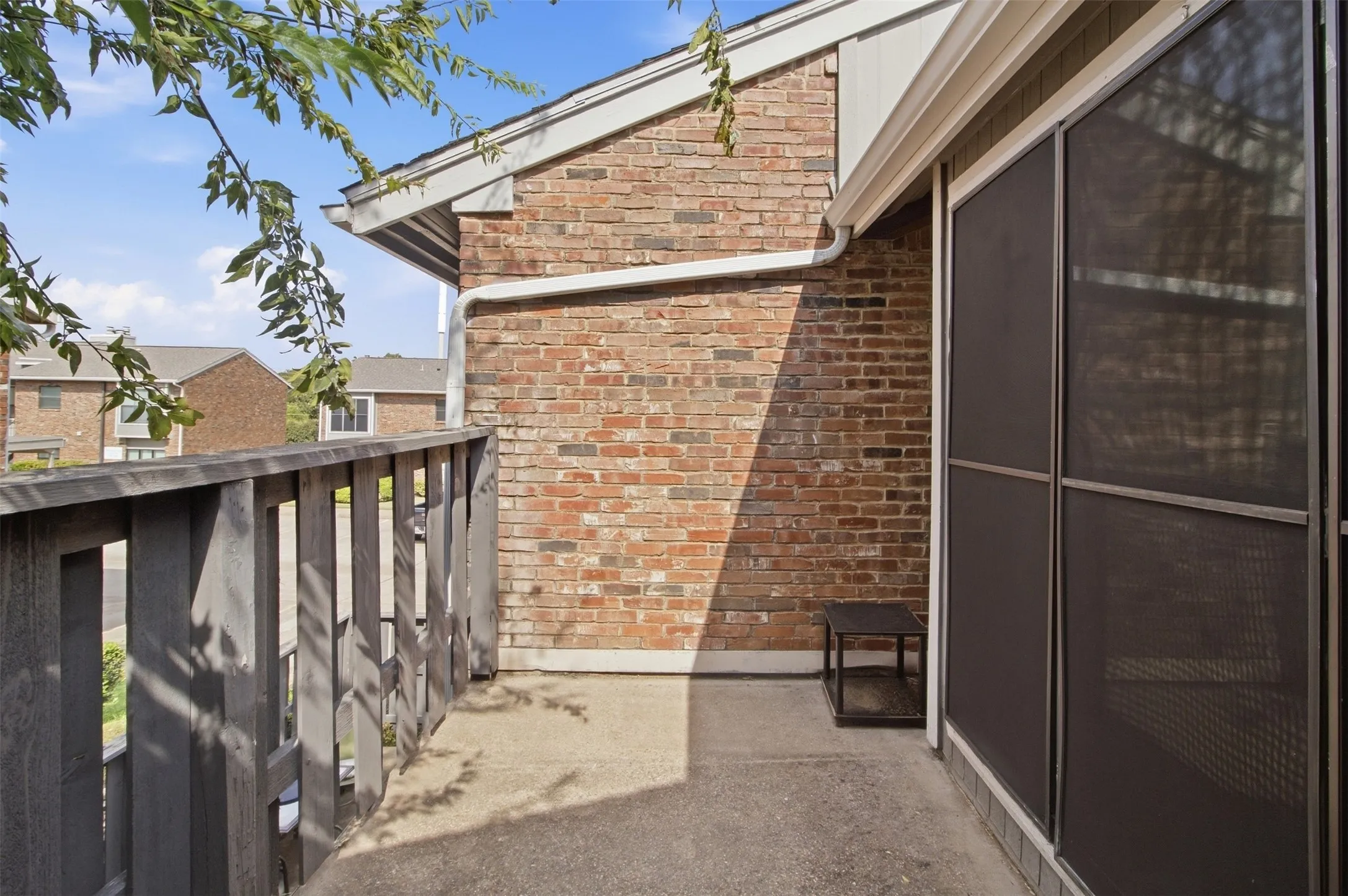 Condominium For Rent in Tarrant County , 2732 Copper Creek Drive 202, Arlington, Texas 76006, 2 Bedroom, 2 Bathroom, Garage spaces, 952 Sqft, built in 1983, mls#21401209, Real Estate Agent in Arlington, Homes For Rent in Tarrant county, Homes For Rent in Arlington, Realtor in Arlington Texas, Real Estate Brokerage Independent Realty Texas, Luminita Cordes Realtor