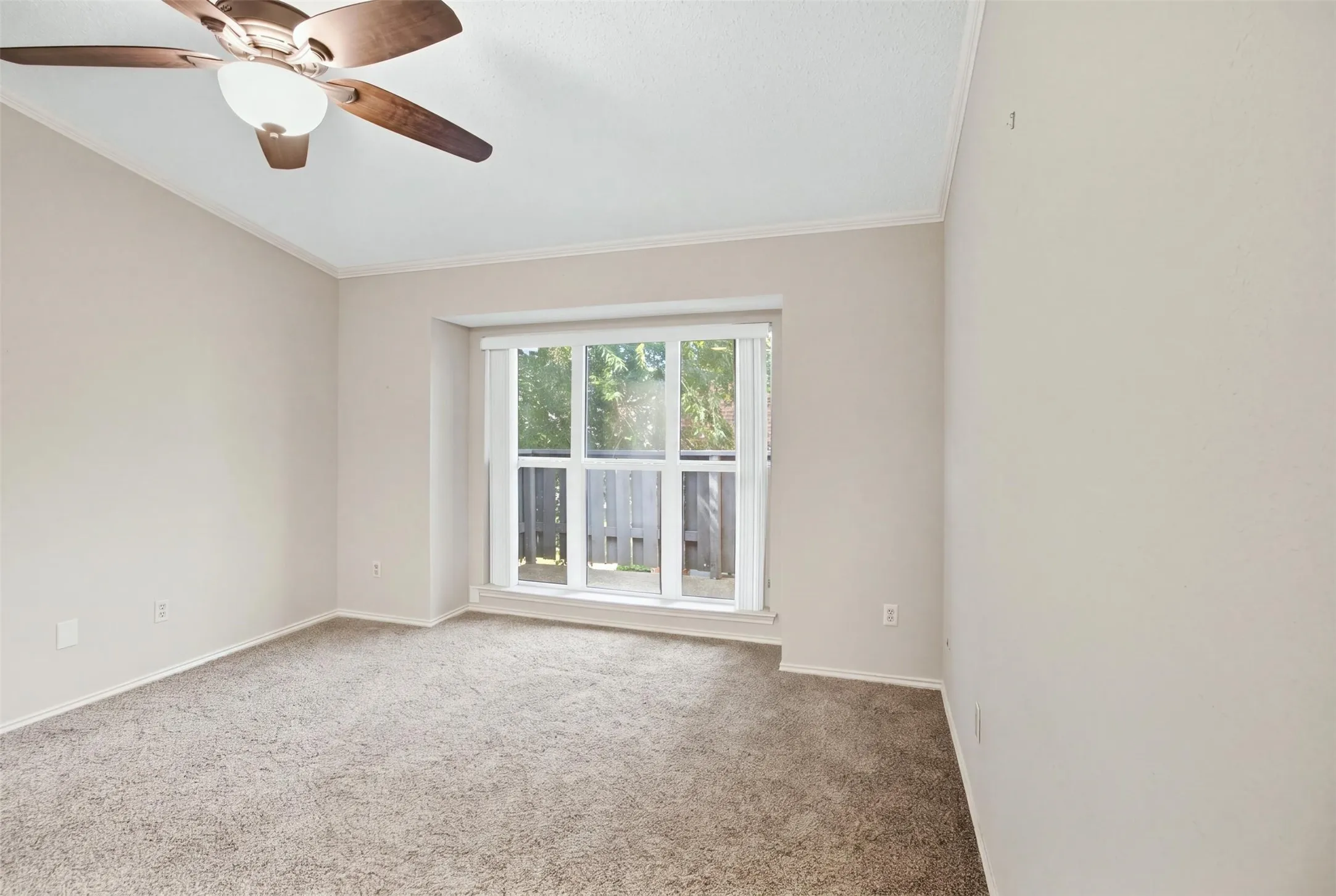 Condominium For Rent in Tarrant County , 2732 Copper Creek Drive 202, Arlington, Texas 76006, 2 Bedroom, 2 Bathroom, Garage spaces, 952 Sqft, built in 1983, mls#21401209, Real Estate Agent in Arlington, Homes For Rent in Tarrant county, Homes For Rent in Arlington, Realtor in Arlington Texas, Real Estate Brokerage Independent Realty Texas, Luminita Cordes Realtor