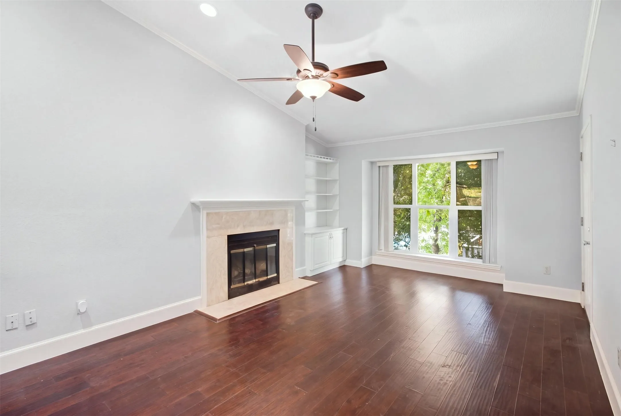 Condominium For Rent in Tarrant County , 2732 Copper Creek Drive 202, Arlington, Texas 76006, 2 Bedroom, 2 Bathroom, Garage spaces, 952 Sqft, built in 1983, mls#21401209, Real Estate Agent in Arlington, Homes For Rent in Tarrant county, Homes For Rent in Arlington, Realtor in Arlington Texas, Real Estate Brokerage Independent Realty Texas, Luminita Cordes Realtor