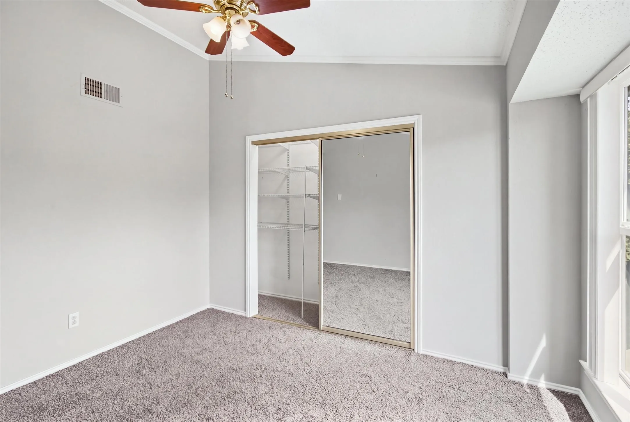 Condominium For Rent in Tarrant County , 2732 Copper Creek Drive 202, Arlington, Texas 76006, 2 Bedroom, 2 Bathroom, Garage spaces, 952 Sqft, built in 1983, mls#21401209, Real Estate Agent in Arlington, Homes For Rent in Tarrant county, Homes For Rent in Arlington, Realtor in Arlington Texas, Real Estate Brokerage Independent Realty Texas, Luminita Cordes Realtor