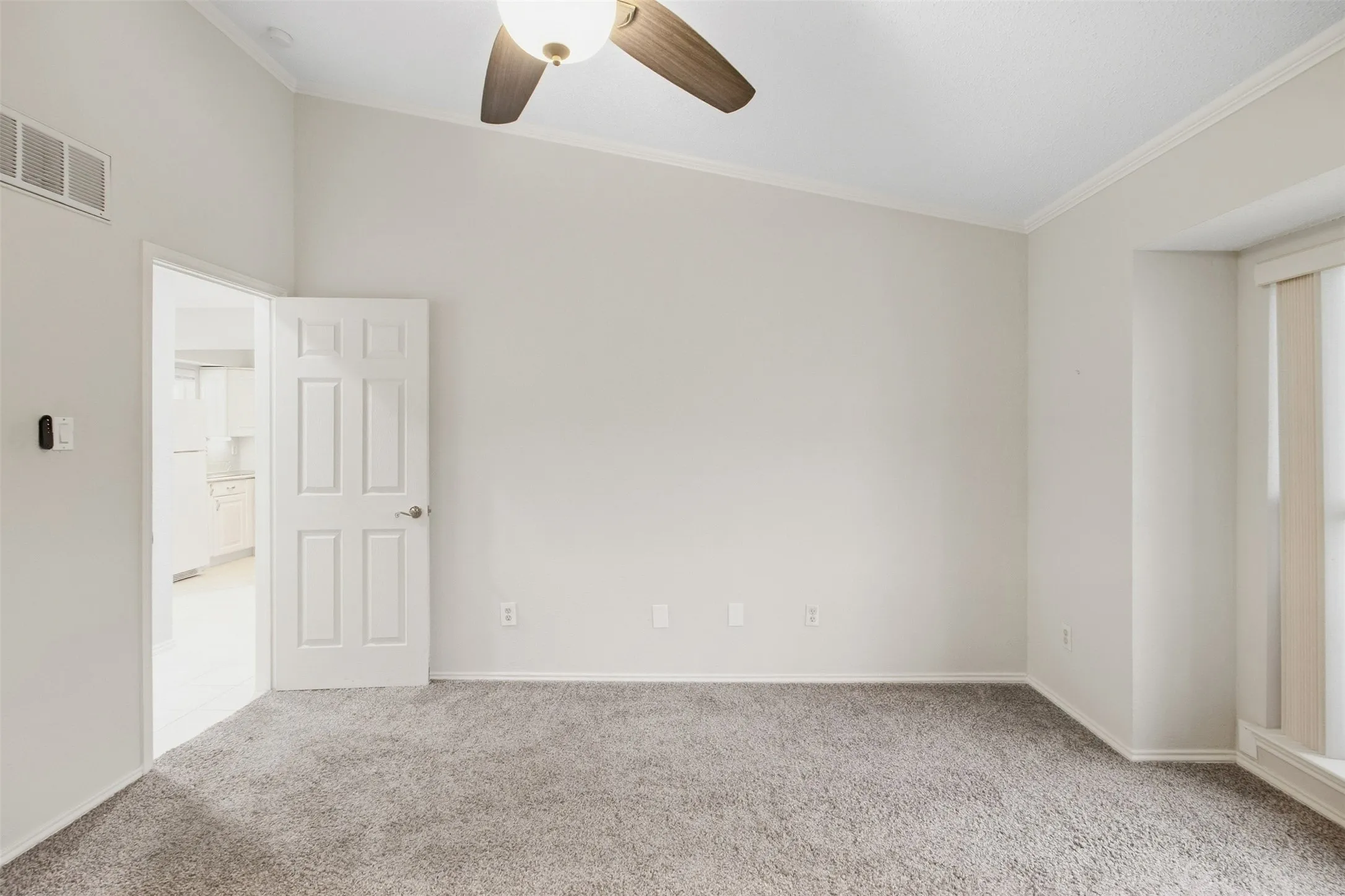 Condominium For Rent in Tarrant County , 2732 Copper Creek Drive 202, Arlington, Texas 76006, 2 Bedroom, 2 Bathroom, Garage spaces, 952 Sqft, built in 1983, mls#21401209, Real Estate Agent in Arlington, Homes For Rent in Tarrant county, Homes For Rent in Arlington, Realtor in Arlington Texas, Real Estate Brokerage Independent Realty Texas, Luminita Cordes Realtor