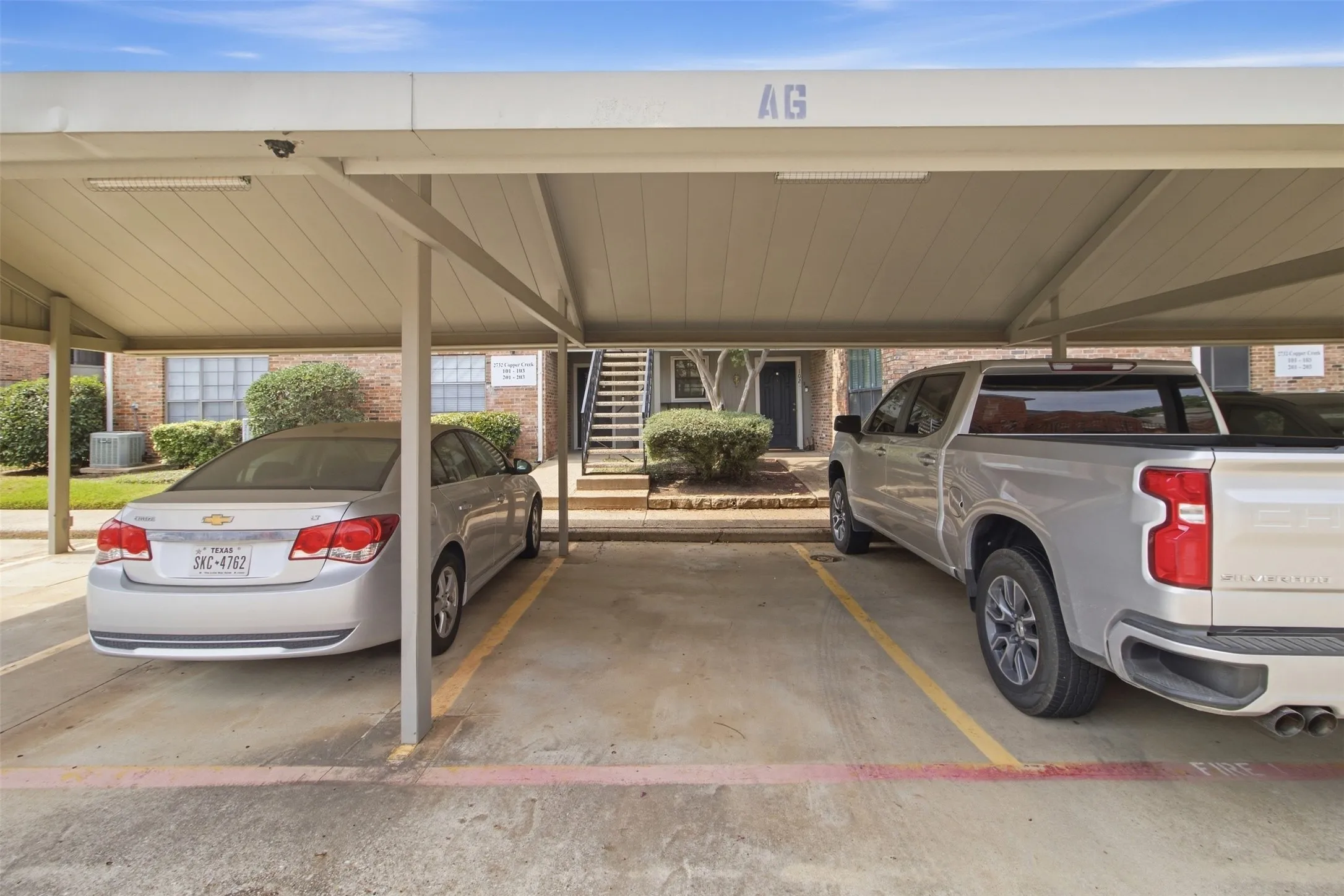 Condominium For Rent in Tarrant County , 2732 Copper Creek Drive 202, Arlington, Texas 76006, 2 Bedroom, 2 Bathroom, Garage spaces, 952 Sqft, built in 1983, mls#21401209, Real Estate Agent in Arlington, Homes For Rent in Tarrant county, Homes For Rent in Arlington, Realtor in Arlington Texas, Real Estate Brokerage Independent Realty Texas, Luminita Cordes Realtor