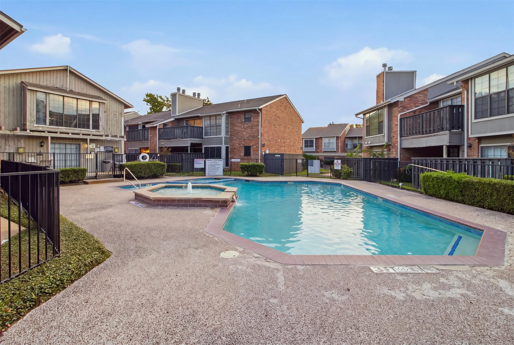 Condominium For Rent in Tarrant County , 2732 Copper Creek Drive 202, Arlington, Texas 76006, 2 Bedroom, 2 Bathroom, Garage spaces, 952 Sqft, built in 1983, mls#21401209, Real Estate Agent in Arlington, Homes For Rent in Tarrant county, Homes For Rent in Arlington, Realtor in Arlington Texas, Real Estate Brokerage Independent Realty Texas, Luminita Cordes Realtor