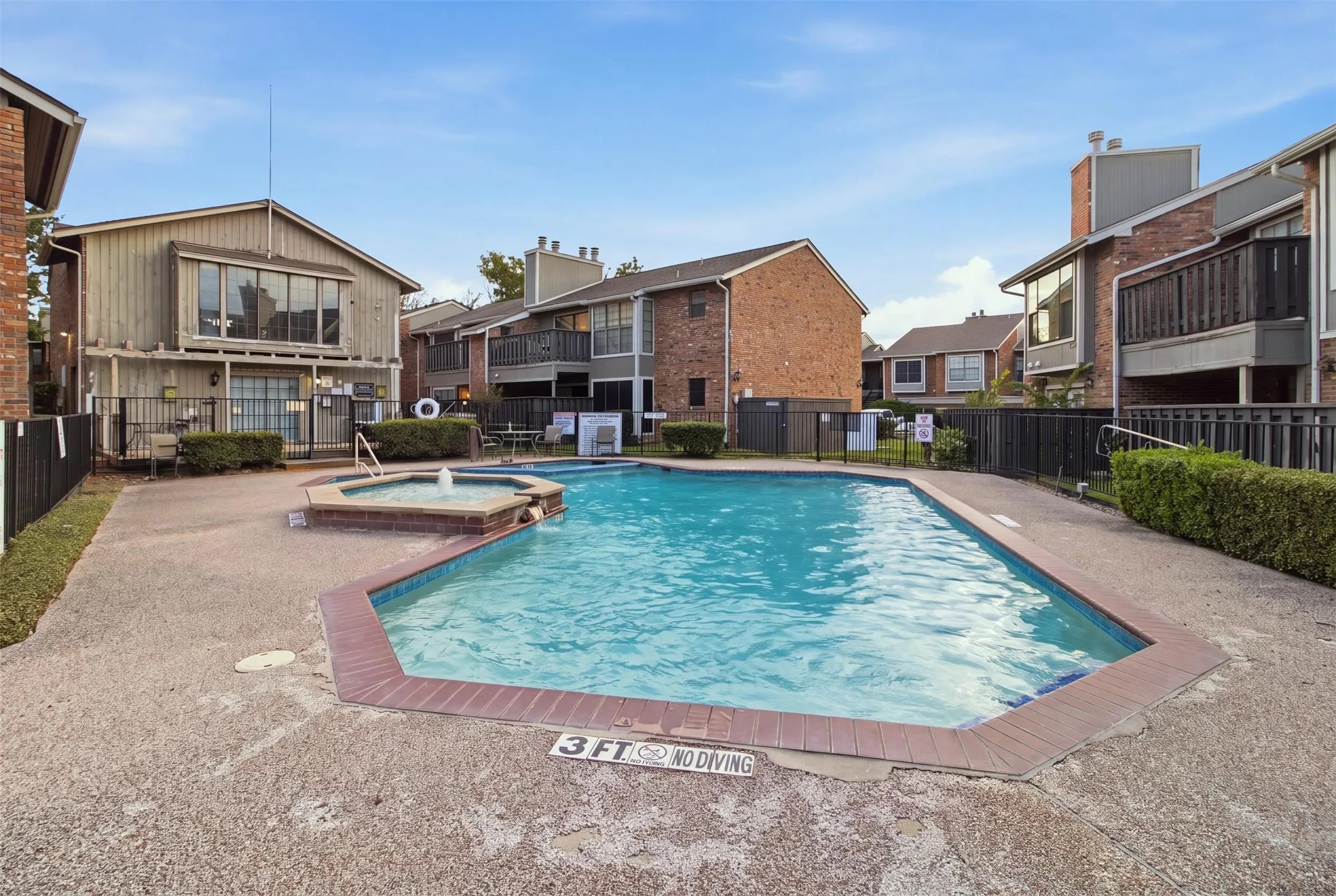 Condominium For Rent in Tarrant County , 2732 Copper Creek Drive 202, Arlington, Texas 76006, 2 Bedroom, 2 Bathroom, Garage spaces, 952 Sqft, built in 1983, mls#21401209, Real Estate Agent in Arlington, Homes For Rent in Tarrant county, Homes For Rent in Arlington, Realtor in Arlington Texas, Real Estate Brokerage Independent Realty Texas, Luminita Cordes Realtor
