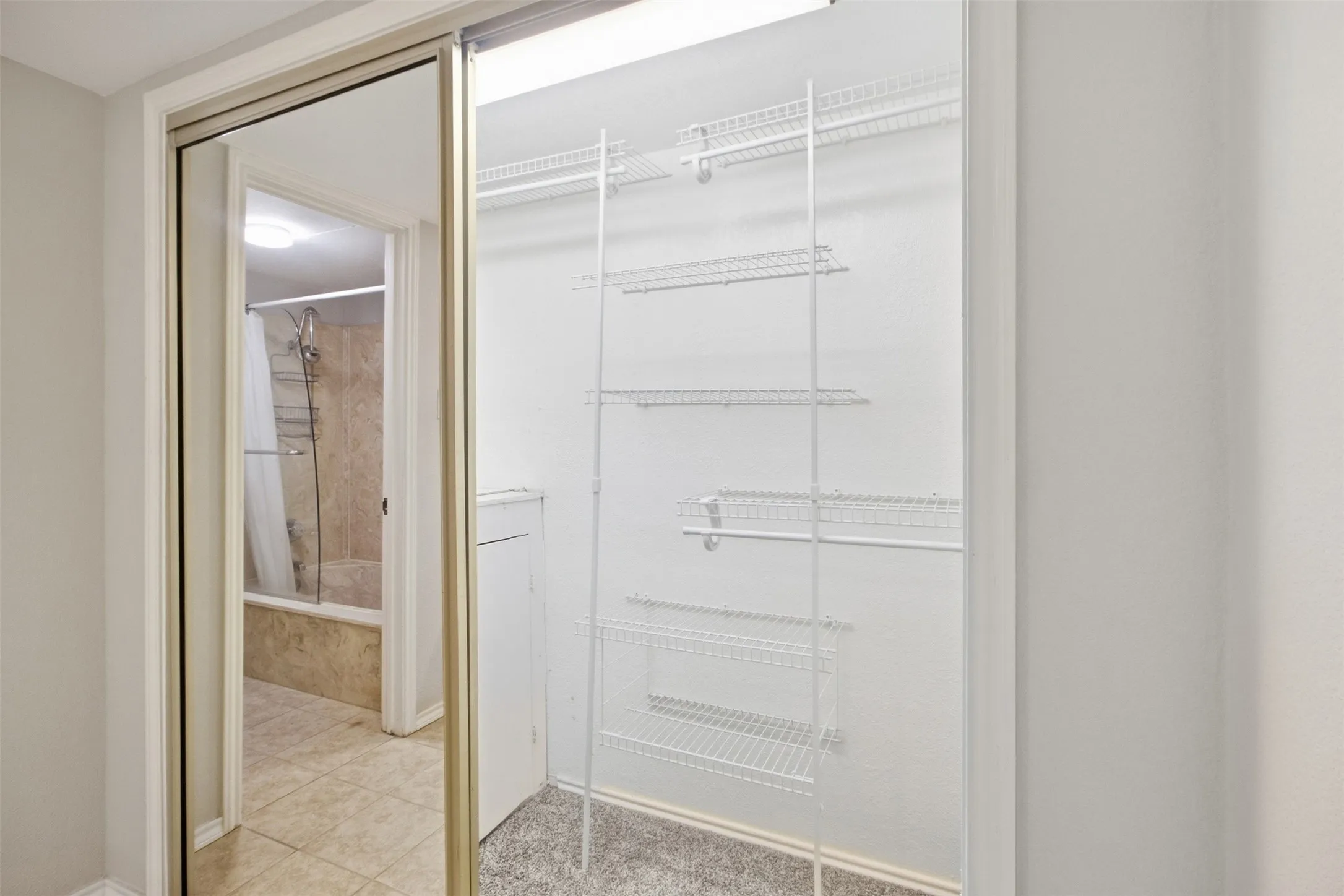 Condominium For Rent in Tarrant County , 2732 Copper Creek Drive 202, Arlington, Texas 76006, 2 Bedroom, 2 Bathroom, Garage spaces, 952 Sqft, built in 1983, mls#21401209, Real Estate Agent in Arlington, Homes For Rent in Tarrant county, Homes For Rent in Arlington, Realtor in Arlington Texas, Real Estate Brokerage Independent Realty Texas, Luminita Cordes Realtor