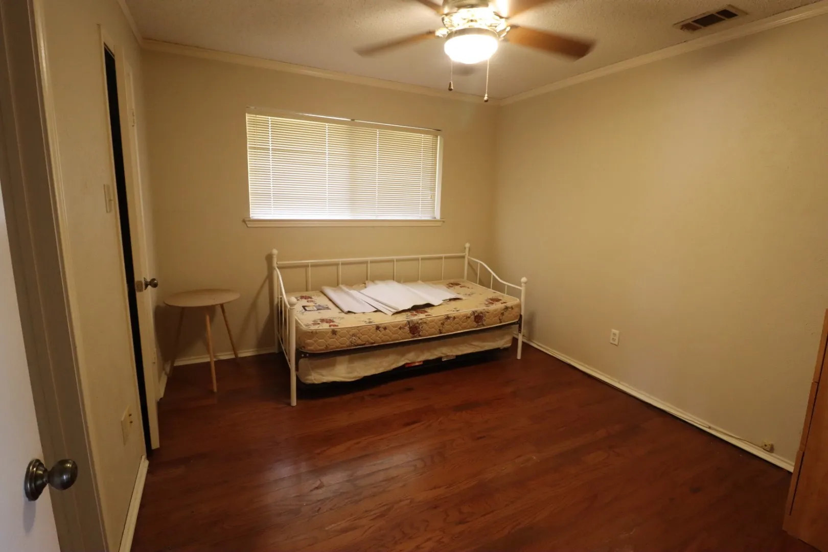 Single Family Residence For Sale in Collin County , 3709 Racquet Court, Plano, Texas 75023, 3 Bedroom, 2 Bathroom, 2 Garage spaces, 1,893 Sqft, built in 1984, mls#21401378, Real Estate Agent in Plano, Homes For Sale in Collin county, Homes For Sale in Plano, Realtor in Plano Texas, Real Estate Brokerage Independent Realty Texas, Luminita Cordes Realtor