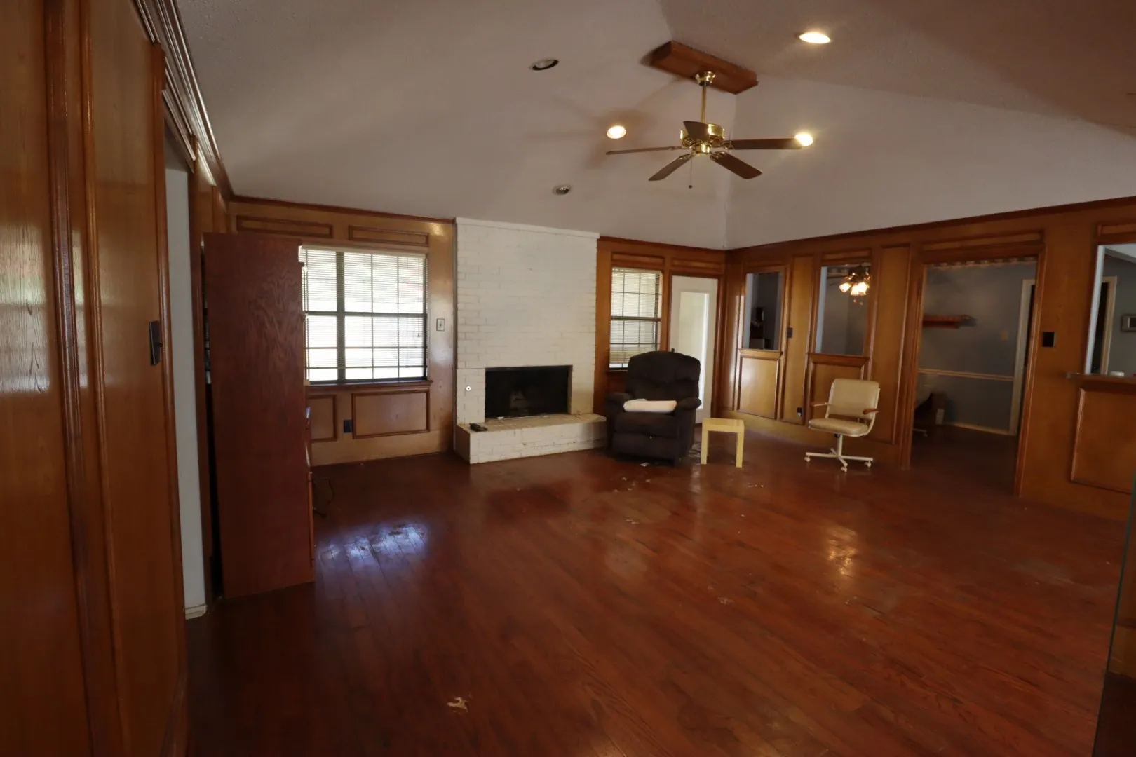 Single Family Residence For Sale in Collin County , 3709 Racquet Court, Plano, Texas 75023, 3 Bedroom, 2 Bathroom, 2 Garage spaces, 1,893 Sqft, built in 1984, mls#21401378, Real Estate Agent in Plano, Homes For Sale in Collin county, Homes For Sale in Plano, Realtor in Plano Texas, Real Estate Brokerage Independent Realty Texas, Luminita Cordes Realtor