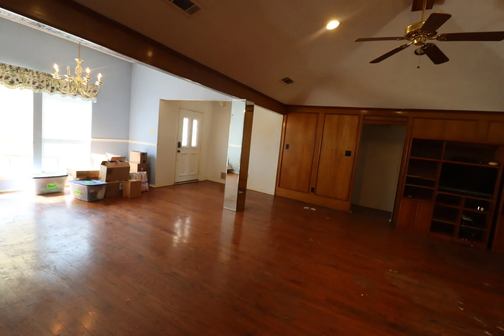 Single Family Residence For Sale in Collin County , 3709 Racquet Court, Plano, Texas 75023, 3 Bedroom, 2 Bathroom, 2 Garage spaces, 1,893 Sqft, built in 1984, mls#21401378, Real Estate Agent in Plano, Homes For Sale in Collin county, Homes For Sale in Plano, Realtor in Plano Texas, Real Estate Brokerage Independent Realty Texas, Luminita Cordes Realtor