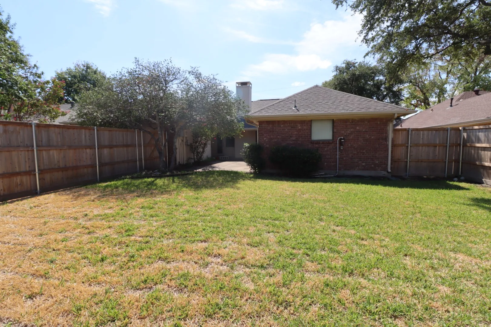 Single Family Residence For Sale in Collin County , 3709 Racquet Court, Plano, Texas 75023, 3 Bedroom, 2 Bathroom, 2 Garage spaces, 1,893 Sqft, built in 1984, mls#21401378, Real Estate Agent in Plano, Homes For Sale in Collin county, Homes For Sale in Plano, Realtor in Plano Texas, Real Estate Brokerage Independent Realty Texas, Luminita Cordes Realtor