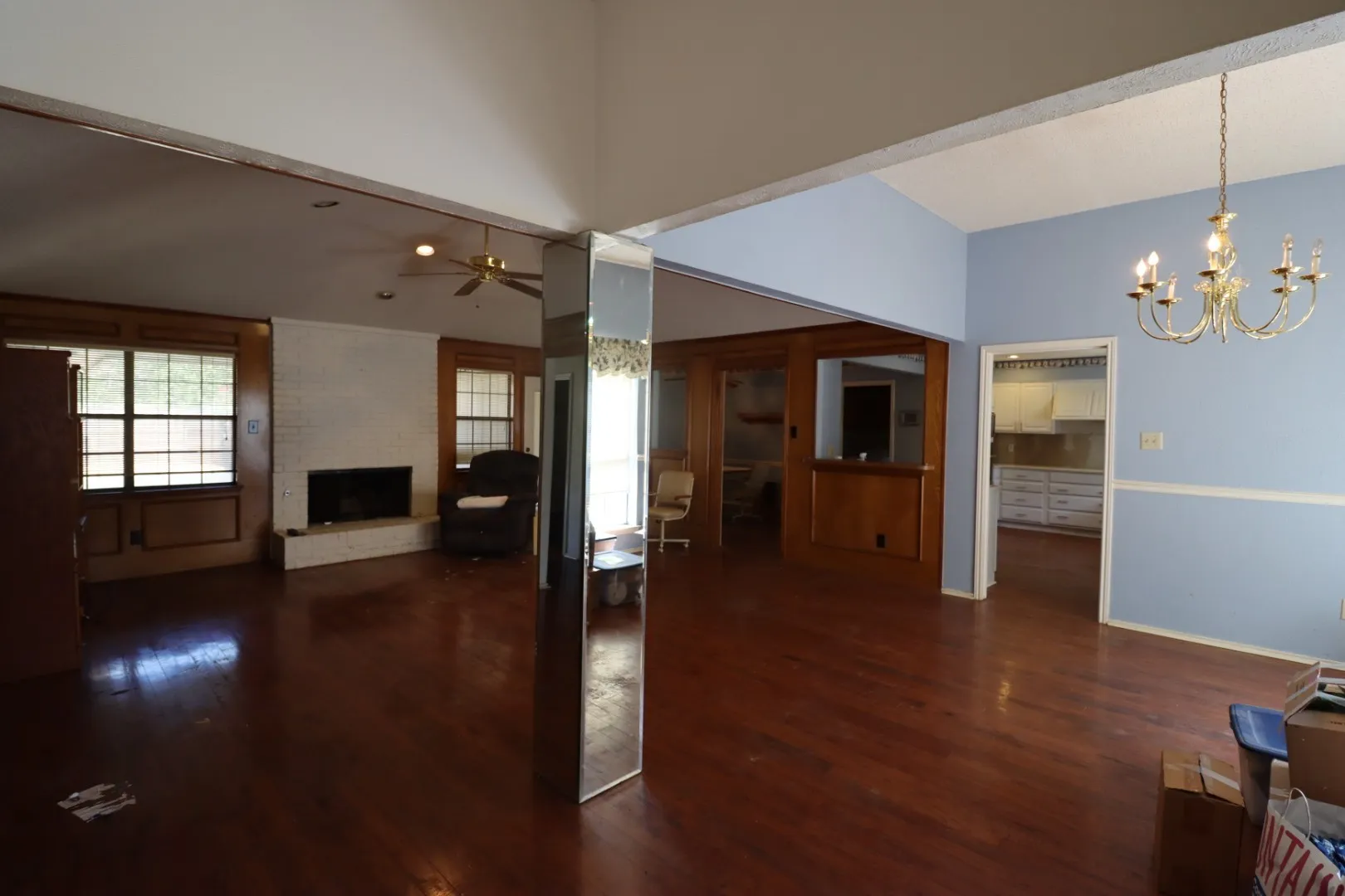 Single Family Residence For Sale in Collin County , 3709 Racquet Court, Plano, Texas 75023, 3 Bedroom, 2 Bathroom, 2 Garage spaces, 1,893 Sqft, built in 1984, mls#21401378, Real Estate Agent in Plano, Homes For Sale in Collin county, Homes For Sale in Plano, Realtor in Plano Texas, Real Estate Brokerage Independent Realty Texas, Luminita Cordes Realtor