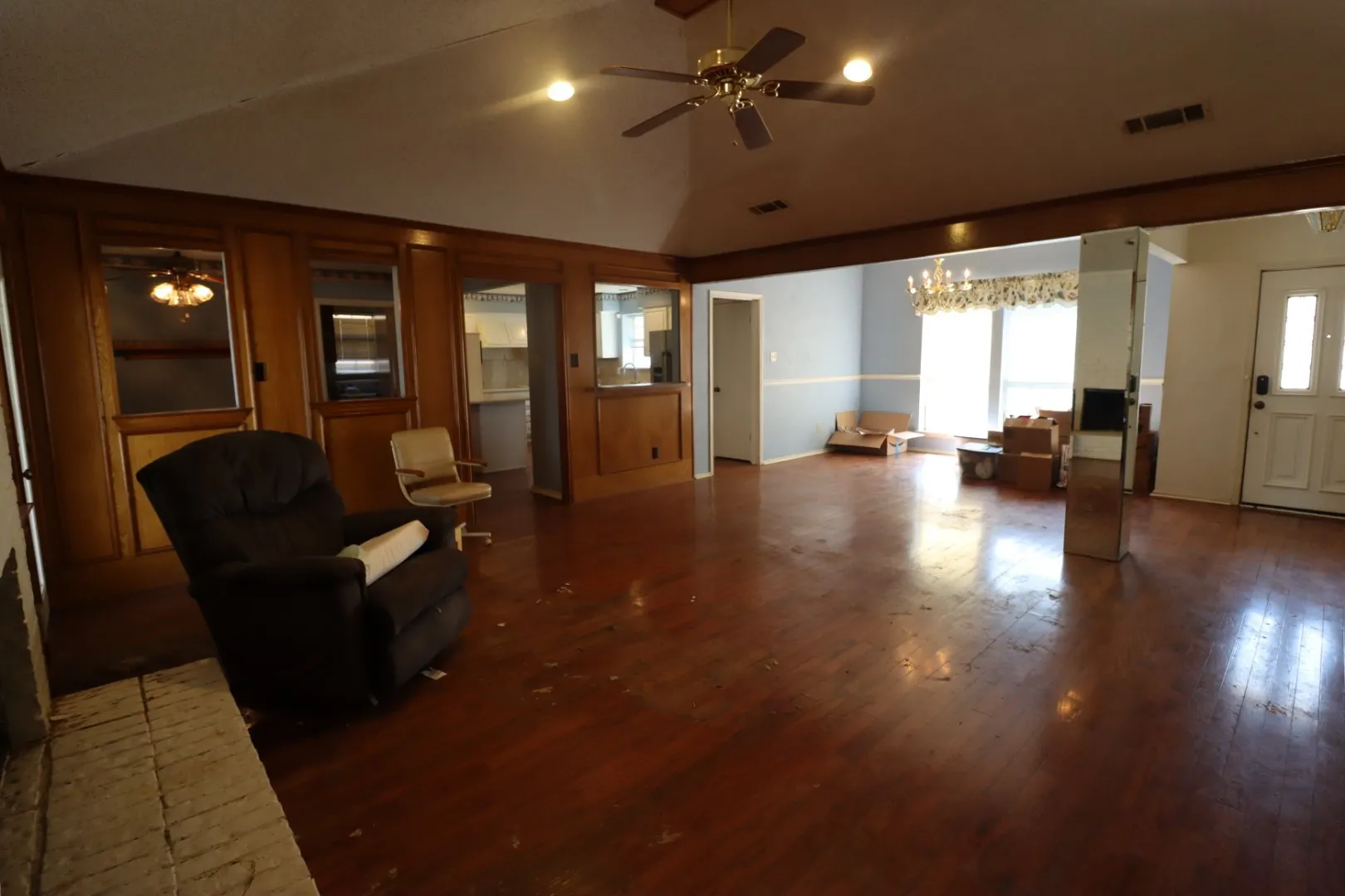 Single Family Residence For Sale in Collin County , 3709 Racquet Court, Plano, Texas 75023, 3 Bedroom, 2 Bathroom, 2 Garage spaces, 1,893 Sqft, built in 1984, mls#21401378, Real Estate Agent in Plano, Homes For Sale in Collin county, Homes For Sale in Plano, Realtor in Plano Texas, Real Estate Brokerage Independent Realty Texas, Luminita Cordes Realtor