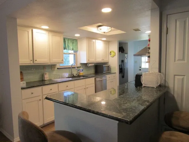 Single Family Residence For Rent in Hill County , 1311 Overlook Drive, Whitney, Texas 76692, 4 Bedroom, 3 Bathroom, 2 Garage spaces, 1,846 Sqft, built in 1996, mls#21401475, Real Estate Agent in Whitney, Homes For Rent in Hill county, Homes For Rent in Whitney, Realtor in Whitney Texas, Real Estate Brokerage Independent Realty Texas, Luminita Cordes Realtor