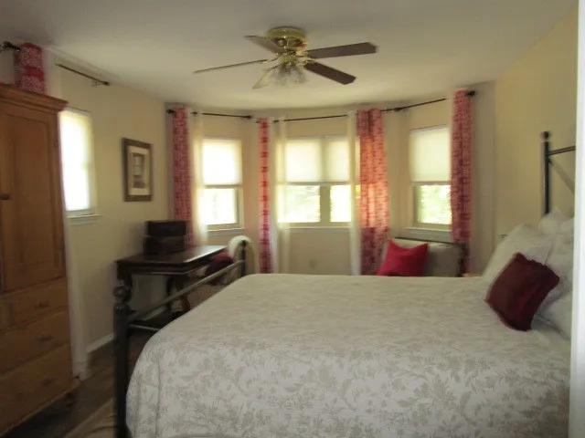 Single Family Residence For Rent in Hill County , 1311 Overlook Drive, Whitney, Texas 76692, 4 Bedroom, 3 Bathroom, 2 Garage spaces, 1,846 Sqft, built in 1996, mls#21401475, Real Estate Agent in Whitney, Homes For Rent in Hill county, Homes For Rent in Whitney, Realtor in Whitney Texas, Real Estate Brokerage Independent Realty Texas, Luminita Cordes Realtor
