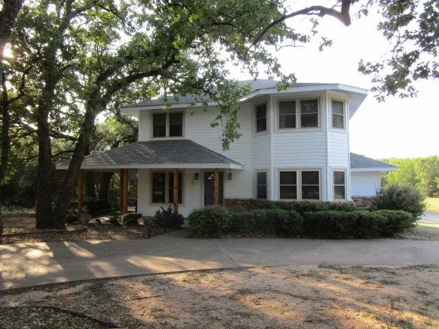 Single Family Residence For Rent in Hill County , 1311 Overlook Drive, Whitney, Texas 76692, 4 Bedroom, 3 Bathroom, 2 Garage spaces, 1,846 Sqft, built in 1996, mls#21401475, Real Estate Agent in Whitney, Homes For Rent in Hill county, Homes For Rent in Whitney, Realtor in Whitney Texas, Real Estate Brokerage Independent Realty Texas, Luminita Cordes Realtor