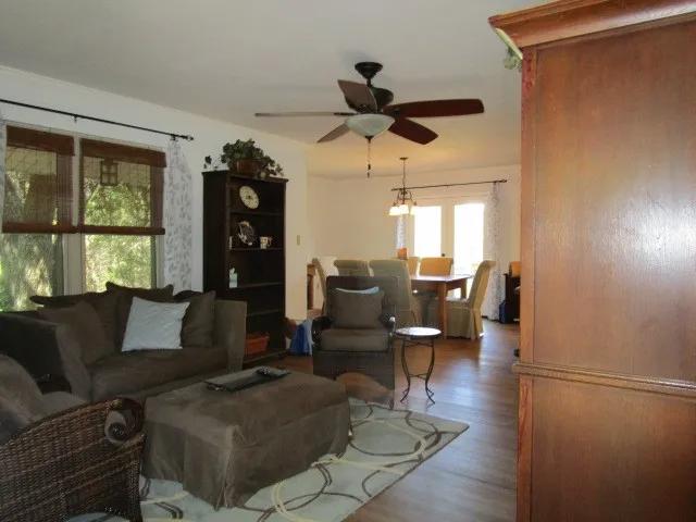 Single Family Residence For Rent in Hill County , 1311 Overlook Drive, Whitney, Texas 76692, 4 Bedroom, 3 Bathroom, 2 Garage spaces, 1,846 Sqft, built in 1996, mls#21401475, Real Estate Agent in Whitney, Homes For Rent in Hill county, Homes For Rent in Whitney, Realtor in Whitney Texas, Real Estate Brokerage Independent Realty Texas, Luminita Cordes Realtor