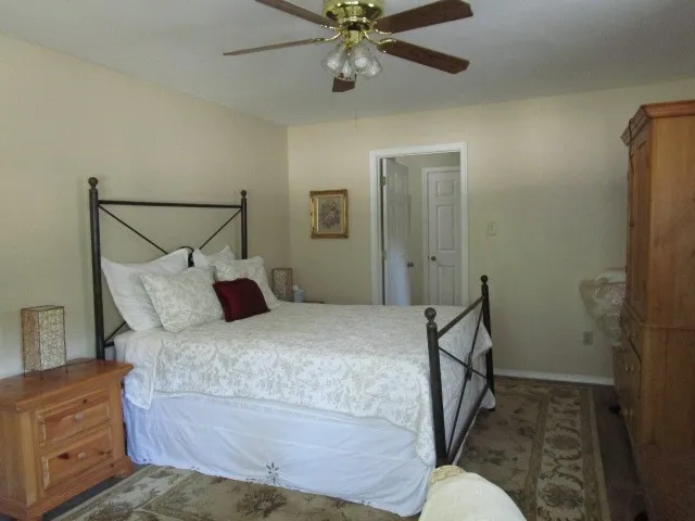Single Family Residence For Rent in Hill County , 1311 Overlook Drive, Whitney, Texas 76692, 4 Bedroom, 3 Bathroom, 2 Garage spaces, 1,846 Sqft, built in 1996, mls#21401475, Real Estate Agent in Whitney, Homes For Rent in Hill county, Homes For Rent in Whitney, Realtor in Whitney Texas, Real Estate Brokerage Independent Realty Texas, Luminita Cordes Realtor
