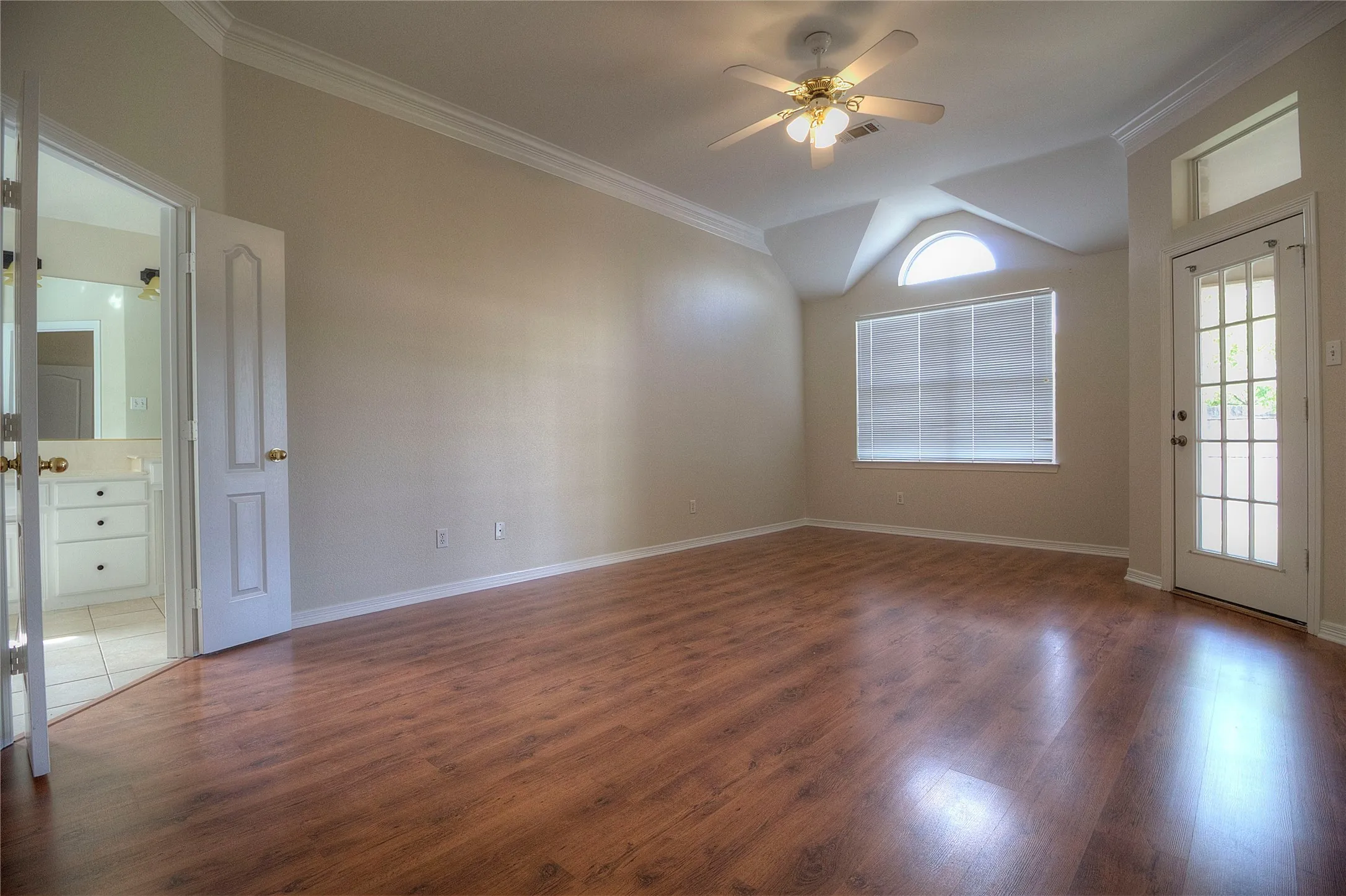 Single Family Residence For Rent in Tarrant County , 7655 Cypress Court, North Richland Hills, Texas 76182, 4 Bedroom, 2 Bathroom, 2 Garage spaces, 1,848 Sqft, built in 1996, mls#21401312, Real Estate Agent in North Richland Hills, Homes For Rent in Tarrant county, Homes For Rent in North Richland Hills, Realtor in North Richland Hills Texas, Real Estate Brokerage Independent Realty Texas, Luminita Cordes Realtor