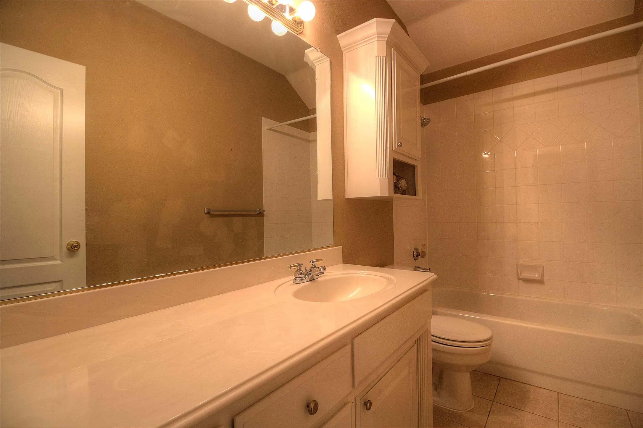 Single Family Residence For Rent in Tarrant County , 7655 Cypress Court, North Richland Hills, Texas 76182, 4 Bedroom, 2 Bathroom, 2 Garage spaces, 1,848 Sqft, built in 1996, mls#21401312, Real Estate Agent in North Richland Hills, Homes For Rent in Tarrant county, Homes For Rent in North Richland Hills, Realtor in North Richland Hills Texas, Real Estate Brokerage Independent Realty Texas, Luminita Cordes Realtor