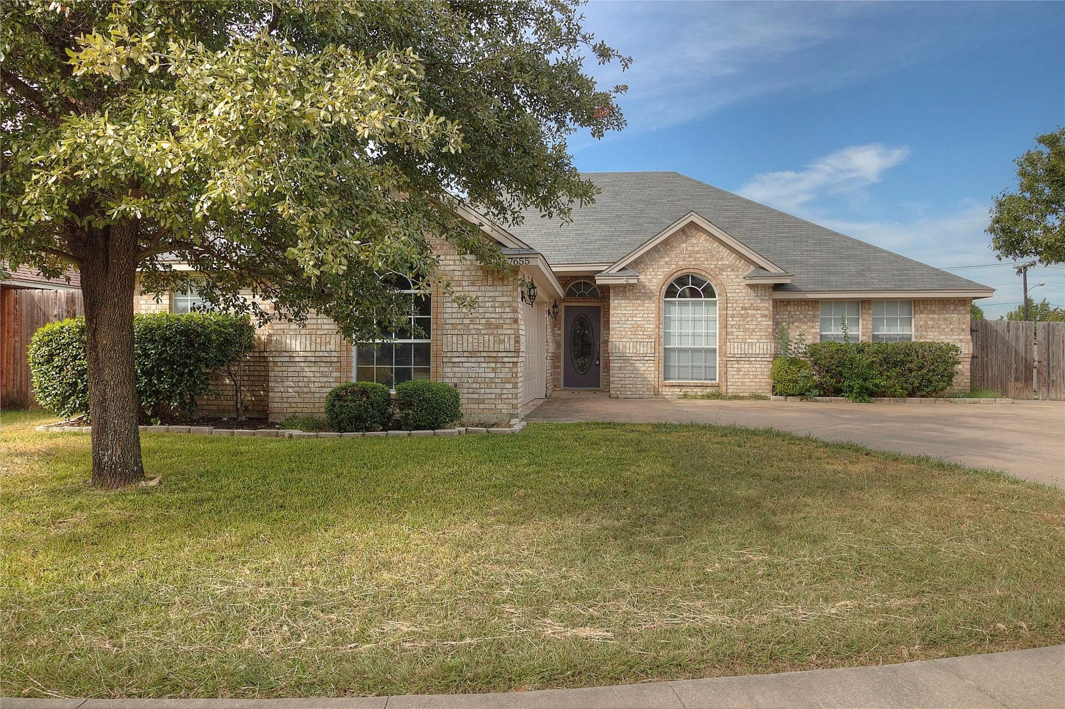 Single Family Residence For Rent in Tarrant County , 7655 Cypress Court, North Richland Hills, Texas 76182, 4 Bedroom, 2 Bathroom, 2 Garage spaces, 1,848 Sqft, built in 1996, mls#21401312, Real Estate Agent in North Richland Hills, Homes For Rent in Tarrant county, Homes For Rent in North Richland Hills, Realtor in North Richland Hills Texas, Real Estate Brokerage Independent Realty Texas, Luminita Cordes Realtor