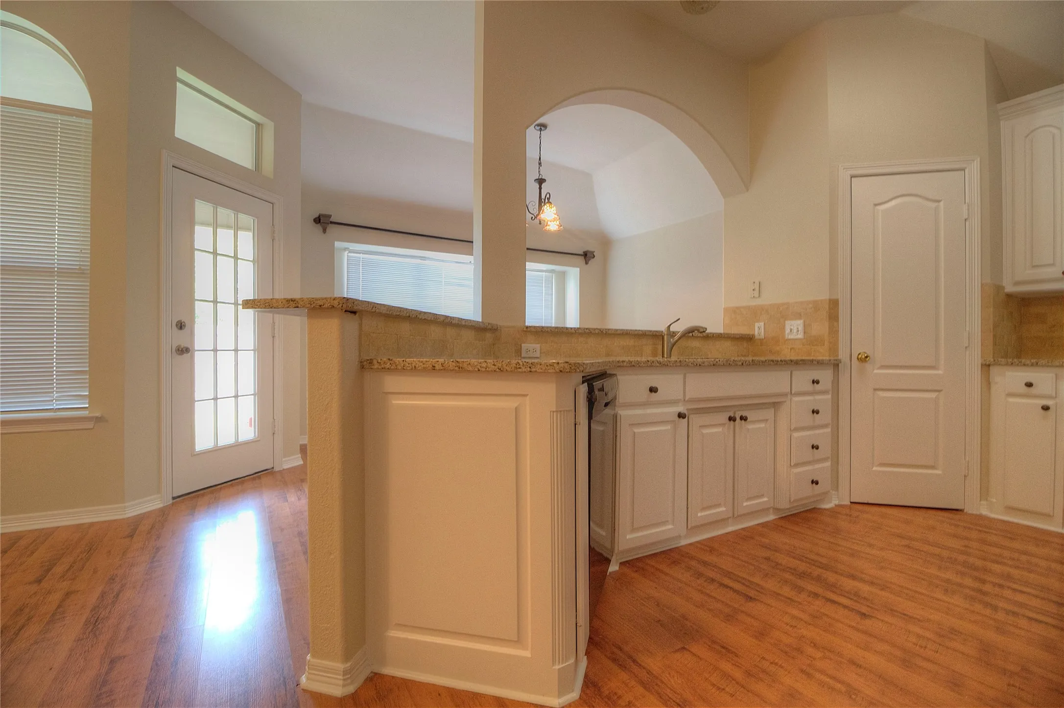 Single Family Residence For Rent in Tarrant County , 7655 Cypress Court, North Richland Hills, Texas 76182, 4 Bedroom, 2 Bathroom, 2 Garage spaces, 1,848 Sqft, built in 1996, mls#21401312, Real Estate Agent in North Richland Hills, Homes For Rent in Tarrant county, Homes For Rent in North Richland Hills, Realtor in North Richland Hills Texas, Real Estate Brokerage Independent Realty Texas, Luminita Cordes Realtor