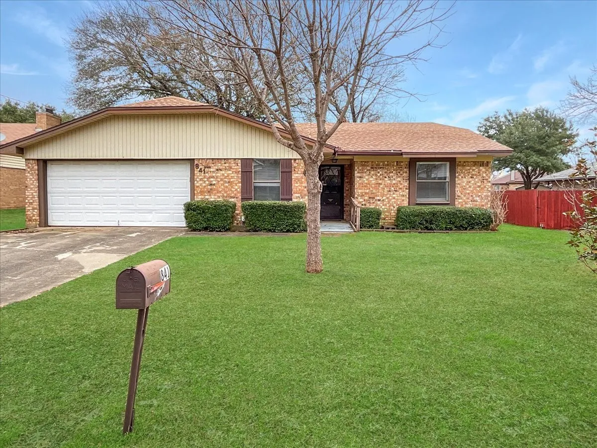 Single Family Residence For Rent in Tarrant County , 841 S Atkerson Lane, Euless, Texas 76040, 3 Bedroom, 2 Bathroom, 2 Garage spaces, 1,264 Sqft, built in 1983, mls#21401479, Real Estate Agent in Euless, Homes For Rent in Tarrant county, Homes For Rent in Euless, Realtor in Euless Texas, Real Estate Brokerage Independent Realty Texas, Luminita Cordes Realtor