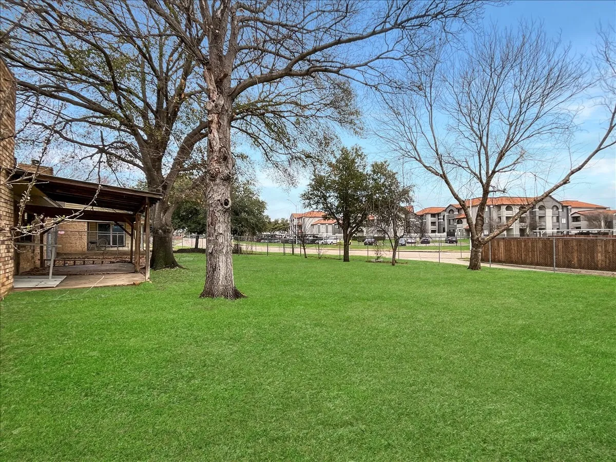 Single Family Residence For Rent in Tarrant County , 841 S Atkerson Lane, Euless, Texas 76040, 3 Bedroom, 2 Bathroom, 2 Garage spaces, 1,264 Sqft, built in 1983, mls#21401479, Real Estate Agent in Euless, Homes For Rent in Tarrant county, Homes For Rent in Euless, Realtor in Euless Texas, Real Estate Brokerage Independent Realty Texas, Luminita Cordes Realtor
