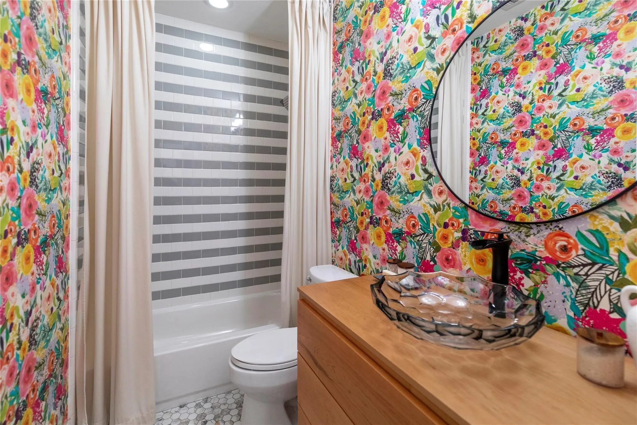 Condominium For Rent in Denton County , 500 Waters Edge Drive 313, Lake Dallas, Texas 75065, 3 Bedroom, 2 Bathroom, 2 Garage spaces, 1,696 Sqft, built in 2014, mls#21397640, Real Estate Agent in Lake Dallas, Homes For Rent in Denton county, Homes For Rent in Lake Dallas, Realtor in Lake Dallas Texas, Real Estate Brokerage Independent Realty Texas, Luminita Cordes Realtor