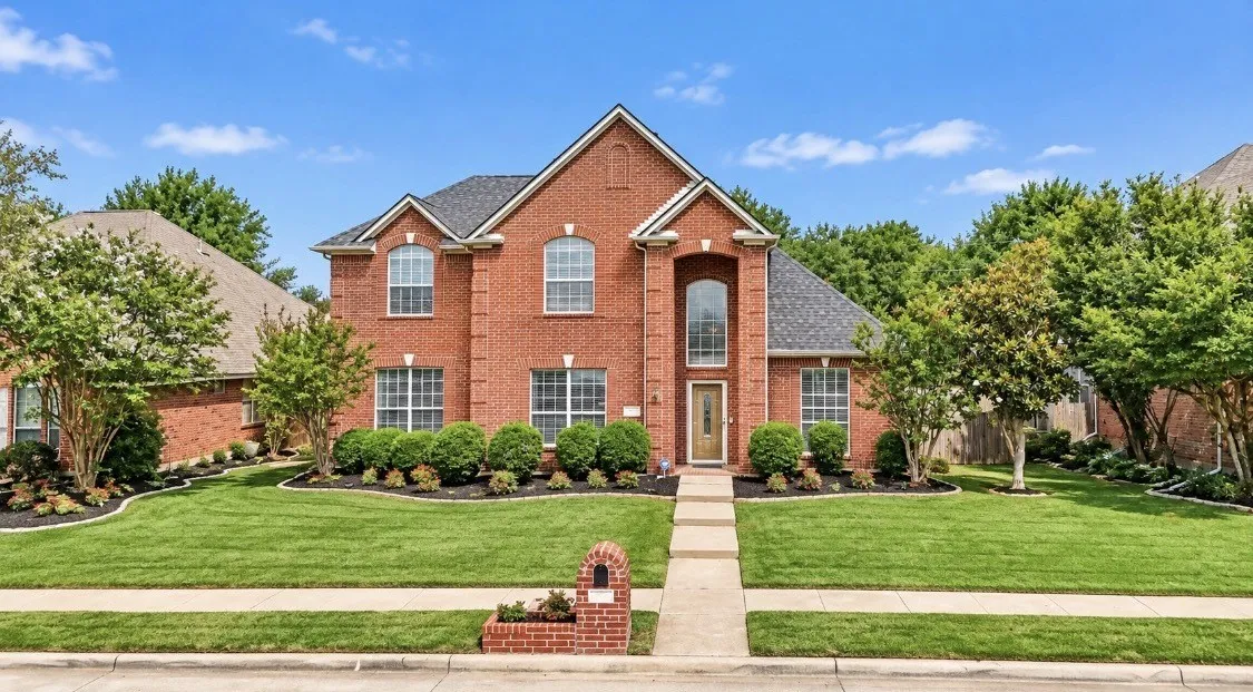 Single Family Residence For Sale in Tarrant County , 1808 Lacey Oak Lane, Keller, Texas 76248, 5 Bedroom, 3 Bathroom, 2 Garage spaces, 2,823 Sqft, built in 1997, mls#21401361, Real Estate Agent in Keller, Homes For Sale in Tarrant county, Homes For Sale in Keller, Realtor in Keller Texas, Real Estate Brokerage Independent Realty Texas, Luminita Cordes Realtor