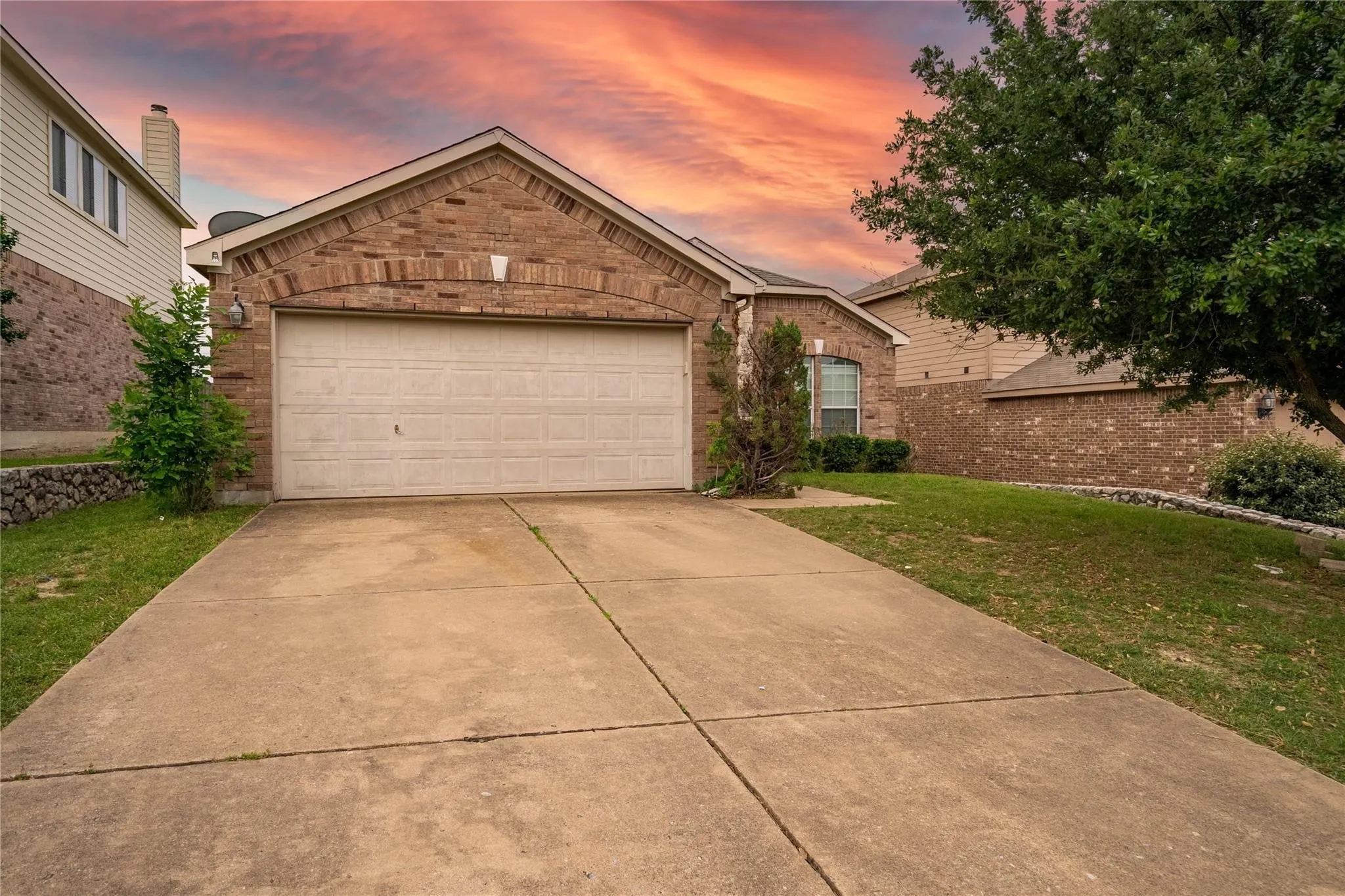 Single Family Residence For Rent in Collin County , 1837 Walnut Way, Anna, Texas 75409, 3 Bedroom, 2 Bathroom, 2 Garage spaces, 1,268 Sqft, built in 2007, mls#21396477, Real Estate Agent in Anna, Homes For Rent in Collin county, Homes For Rent in Anna, Realtor in Anna Texas, Real Estate Brokerage Independent Realty Texas, Luminita Cordes Realtor
