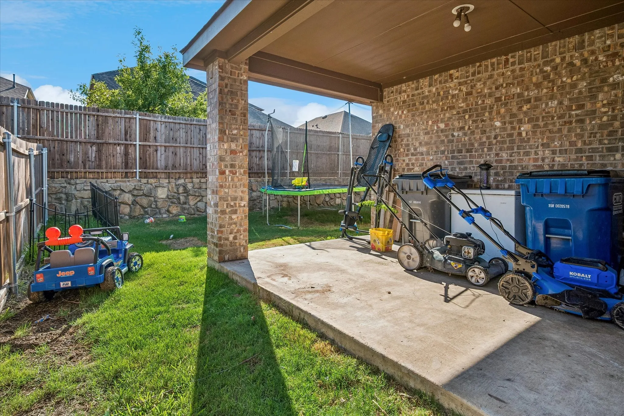 Single Family Residence For Sale in Collin County , 2195 Agarita Way, Princeton, Texas 75407, 4 Bedroom, 3 Bathroom, 2 Garage spaces, 2,089 Sqft, built in 2021, mls#21400711, Real Estate Agent in Princeton, Homes For Sale in Collin county, Homes For Sale in Princeton, Realtor in Princeton Texas, Real Estate Brokerage Independent Realty Texas, Luminita Cordes Realtor
