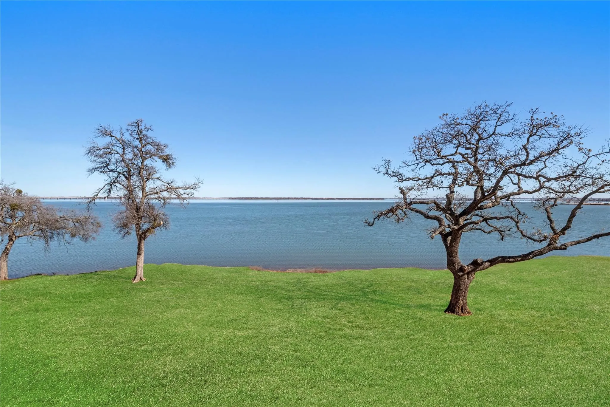 Condominium For Sale in Denton County , 500 Waters Edge Drive 313, Lake Dallas, Texas 75065, 3 Bedroom, 2 Bathroom, 2 Garage spaces, 1,696 Sqft, built in 2014, mls#21397625, Real Estate Agent in Lake Dallas, Homes For Sale in Denton county, Homes For Sale in Lake Dallas, Realtor in Lake Dallas Texas, Real Estate Brokerage Independent Realty Texas, Luminita Cordes Realtor