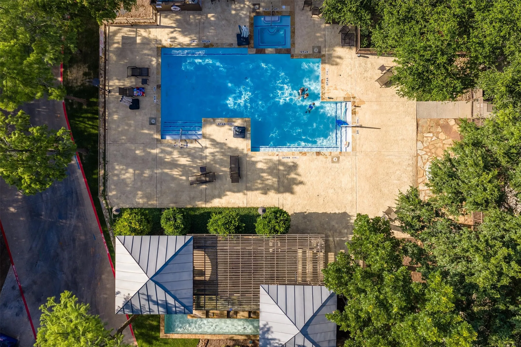 Condominium For Sale in Denton County , 500 Waters Edge Drive 313, Lake Dallas, Texas 75065, 3 Bedroom, 2 Bathroom, 2 Garage spaces, 1,696 Sqft, built in 2014, mls#21397625, Real Estate Agent in Lake Dallas, Homes For Sale in Denton county, Homes For Sale in Lake Dallas, Realtor in Lake Dallas Texas, Real Estate Brokerage Independent Realty Texas, Luminita Cordes Realtor