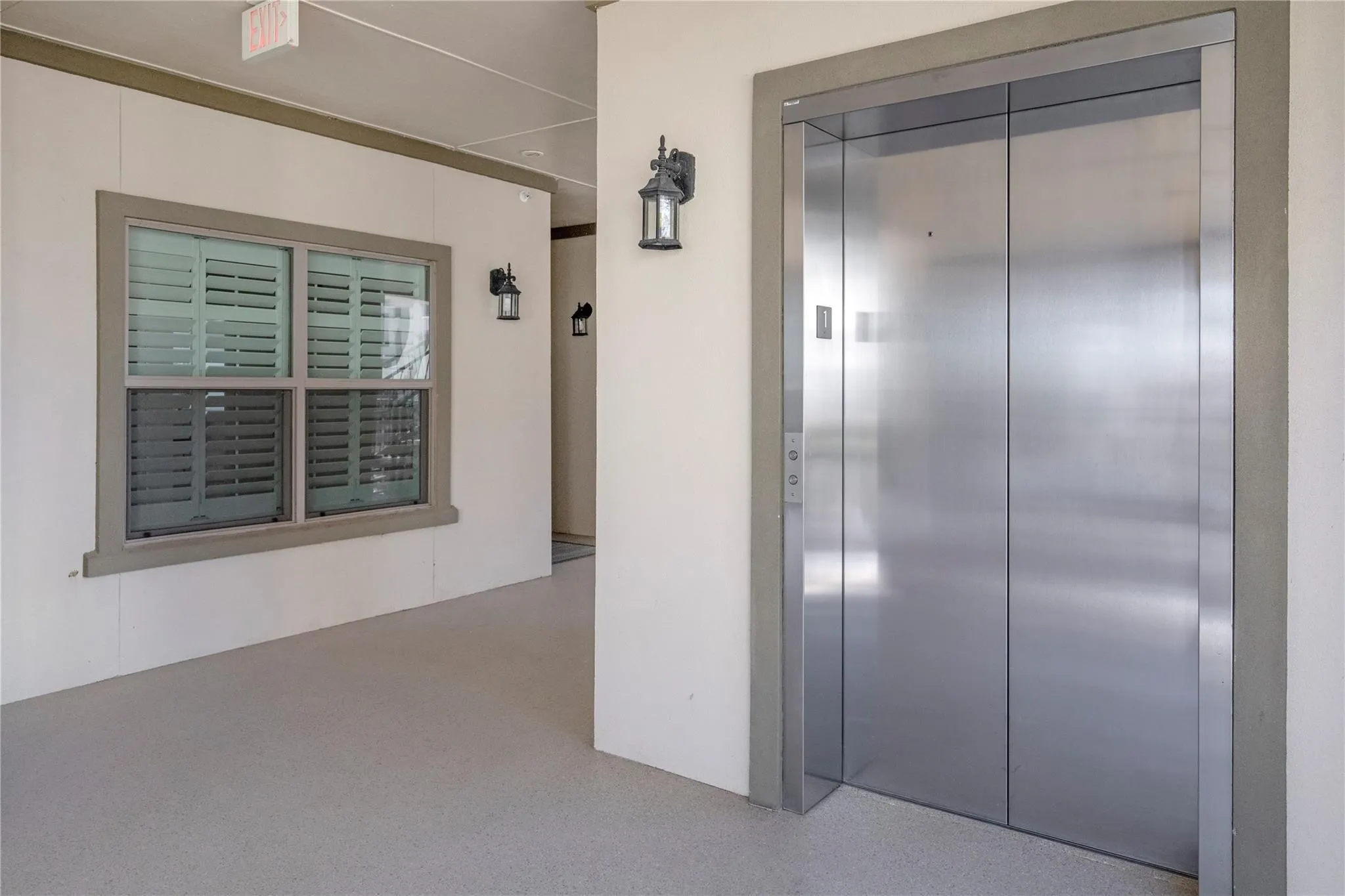 Condominium For Sale in Denton County , 500 Waters Edge Drive 313, Lake Dallas, Texas 75065, 3 Bedroom, 2 Bathroom, 2 Garage spaces, 1,696 Sqft, built in 2014, mls#21397625, Real Estate Agent in Lake Dallas, Homes For Sale in Denton county, Homes For Sale in Lake Dallas, Realtor in Lake Dallas Texas, Real Estate Brokerage Independent Realty Texas, Luminita Cordes Realtor