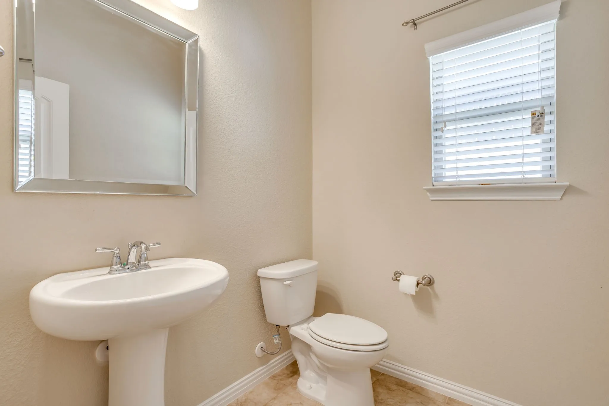 Single Family Residence For Sale in Parker County , 133 Mineral Point Drive, Aledo, Texas 76008, 3 Bedroom, 3 Bathroom, 2 Garage spaces, 2,210 Sqft, built in 2016, mls#21401470, Real Estate Agent in Aledo, Homes For Sale in Parker county, Homes For Sale in Aledo, Realtor in Aledo Texas, Real Estate Brokerage Independent Realty Texas, Luminita Cordes Realtor