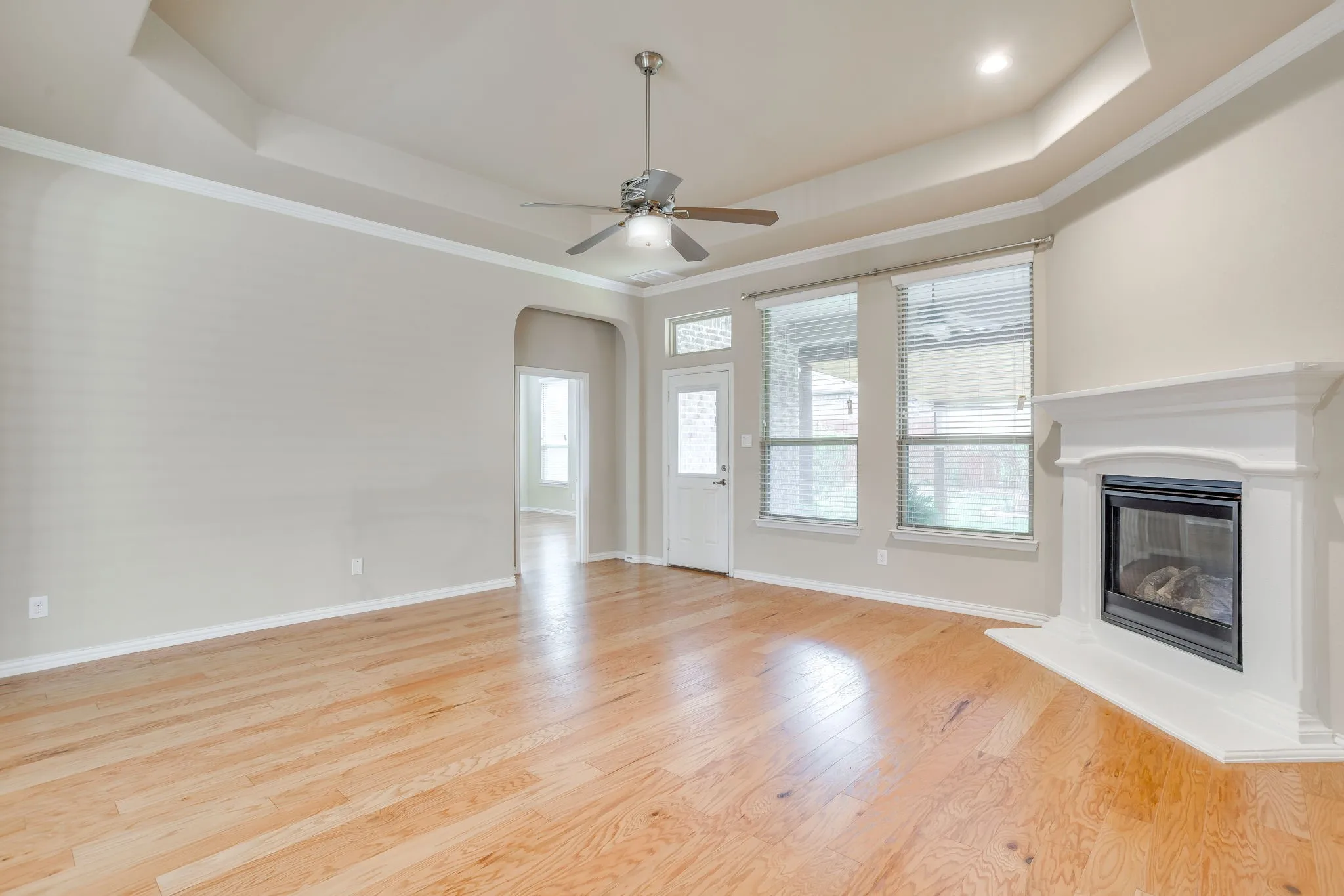 Single Family Residence For Sale in Parker County , 133 Mineral Point Drive, Aledo, Texas 76008, 3 Bedroom, 3 Bathroom, 2 Garage spaces, 2,210 Sqft, built in 2016, mls#21401470, Real Estate Agent in Aledo, Homes For Sale in Parker county, Homes For Sale in Aledo, Realtor in Aledo Texas, Real Estate Brokerage Independent Realty Texas, Luminita Cordes Realtor