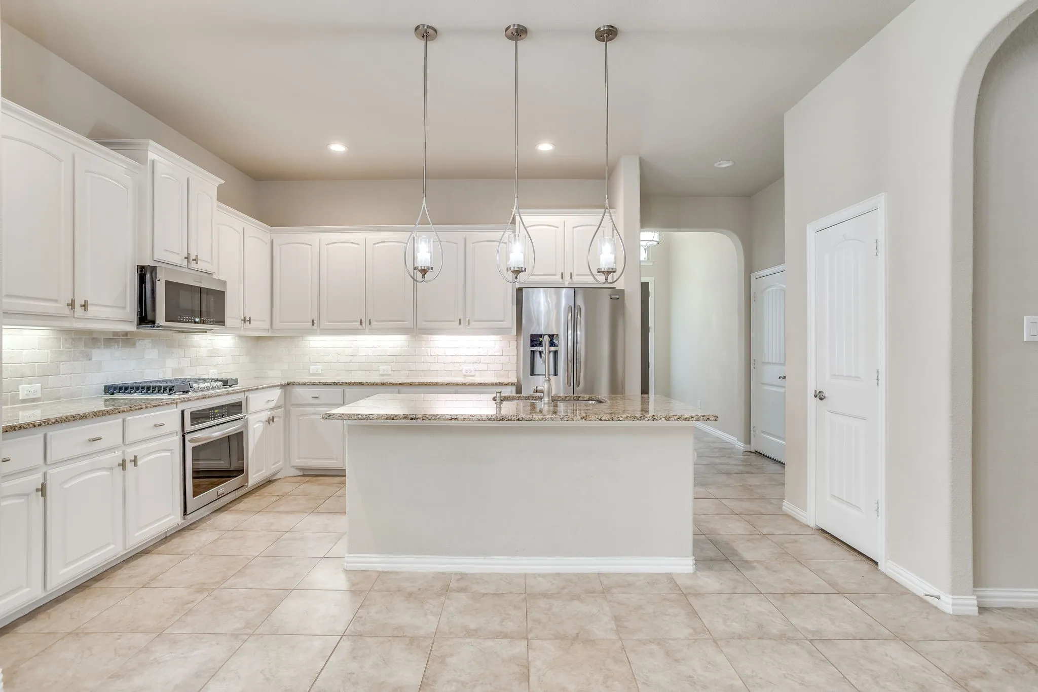 Single Family Residence For Sale in Parker County , 133 Mineral Point Drive, Aledo, Texas 76008, 3 Bedroom, 3 Bathroom, 2 Garage spaces, 2,210 Sqft, built in 2016, mls#21401470, Real Estate Agent in Aledo, Homes For Sale in Parker county, Homes For Sale in Aledo, Realtor in Aledo Texas, Real Estate Brokerage Independent Realty Texas, Luminita Cordes Realtor