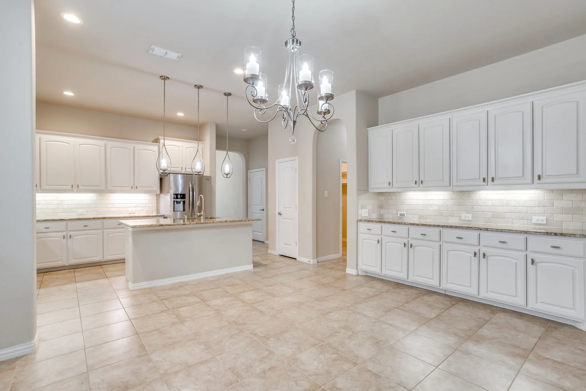Single Family Residence For Sale in Parker County , 133 Mineral Point Drive, Aledo, Texas 76008, 3 Bedroom, 3 Bathroom, 2 Garage spaces, 2,210 Sqft, built in 2016, mls#21401470, Real Estate Agent in Aledo, Homes For Sale in Parker county, Homes For Sale in Aledo, Realtor in Aledo Texas, Real Estate Brokerage Independent Realty Texas, Luminita Cordes Realtor